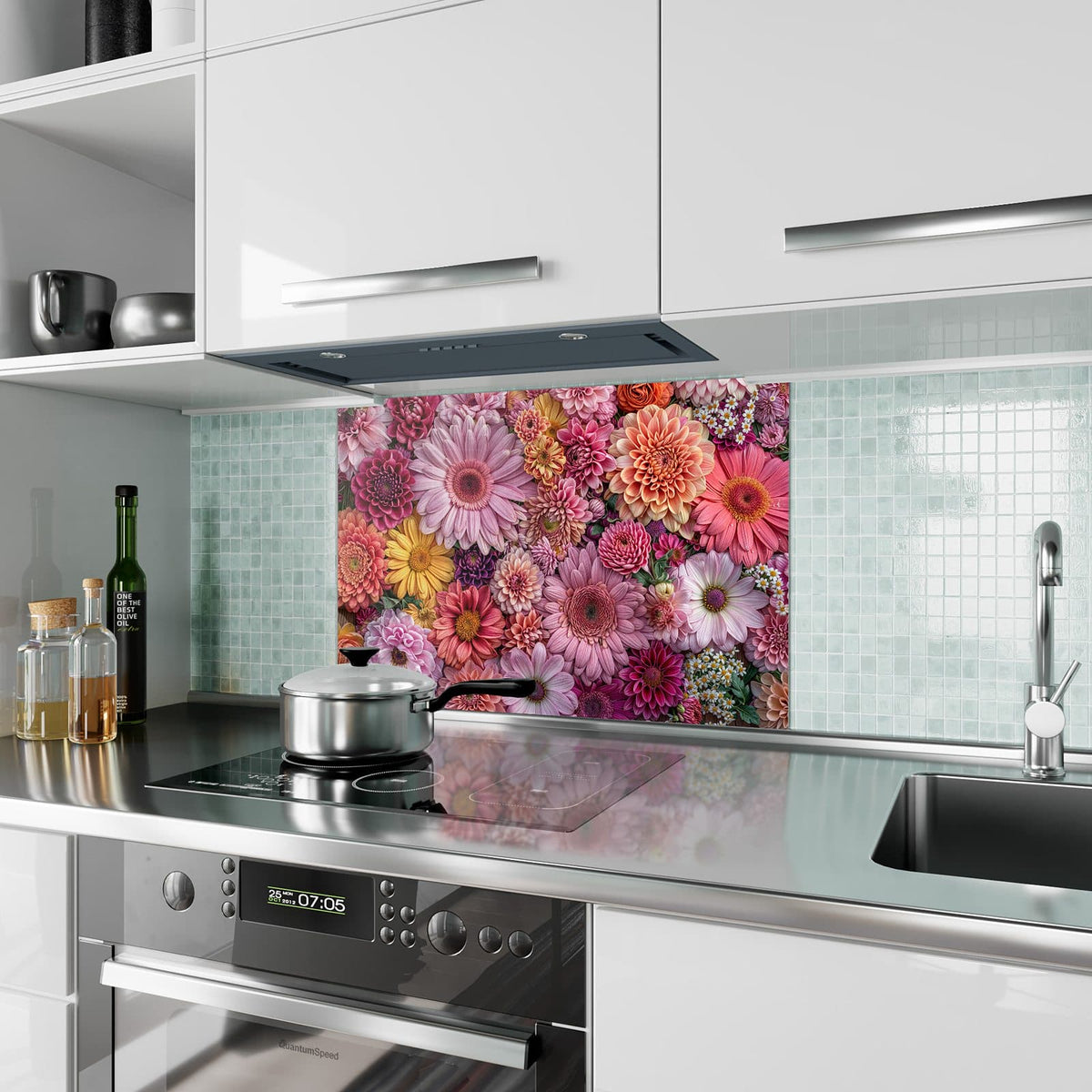 Küchenrückwand aus Glas Rosa Blütenteppich im Hochformat als Spritzschutz hinter dem Kochfeld, über dem Fliesenspiegel montiert