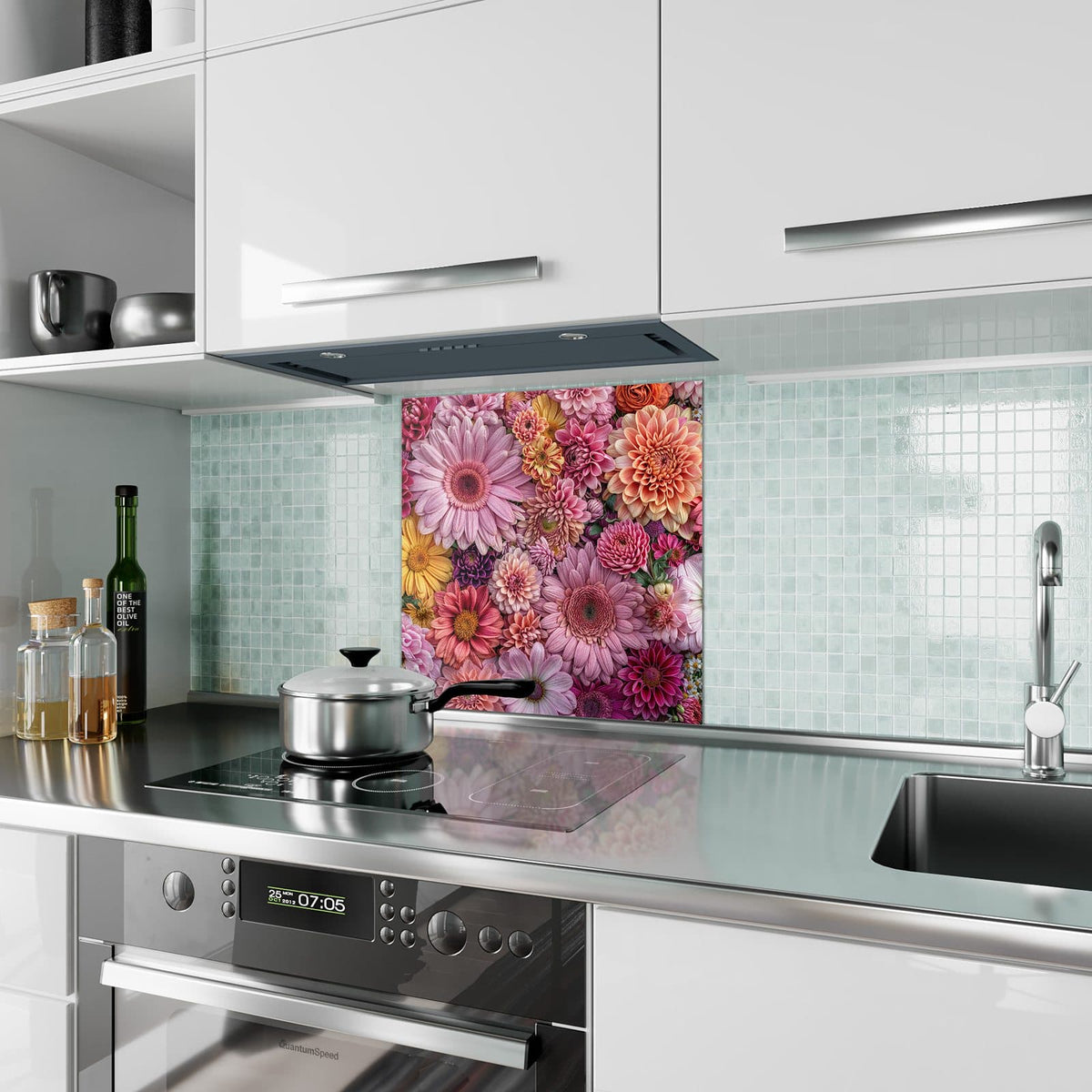 Küchenrückwand aus Glas Rosa Blütenteppich im quadratischen Format als Spritzschutz hinter dem Kochfeld, über dem Fliesenspiegel montiert