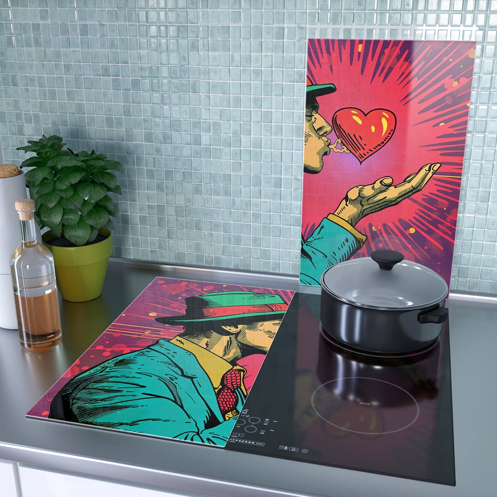 2-teilige Herdabdeckung aus Glas mit Kuss der Liebe-Motiv als Spritzschutz hinter dem Kochfeld