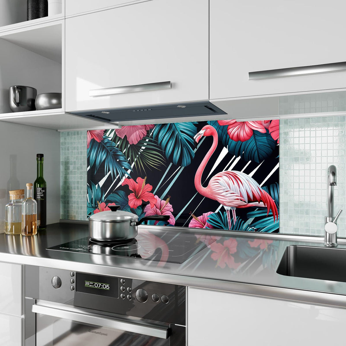 Küchenrückwand aus Glas Flamingo auf Schwarz im Hochformat als Spritzschutz hinter dem Kochfeld, über dem Fliesenspiegel montiert