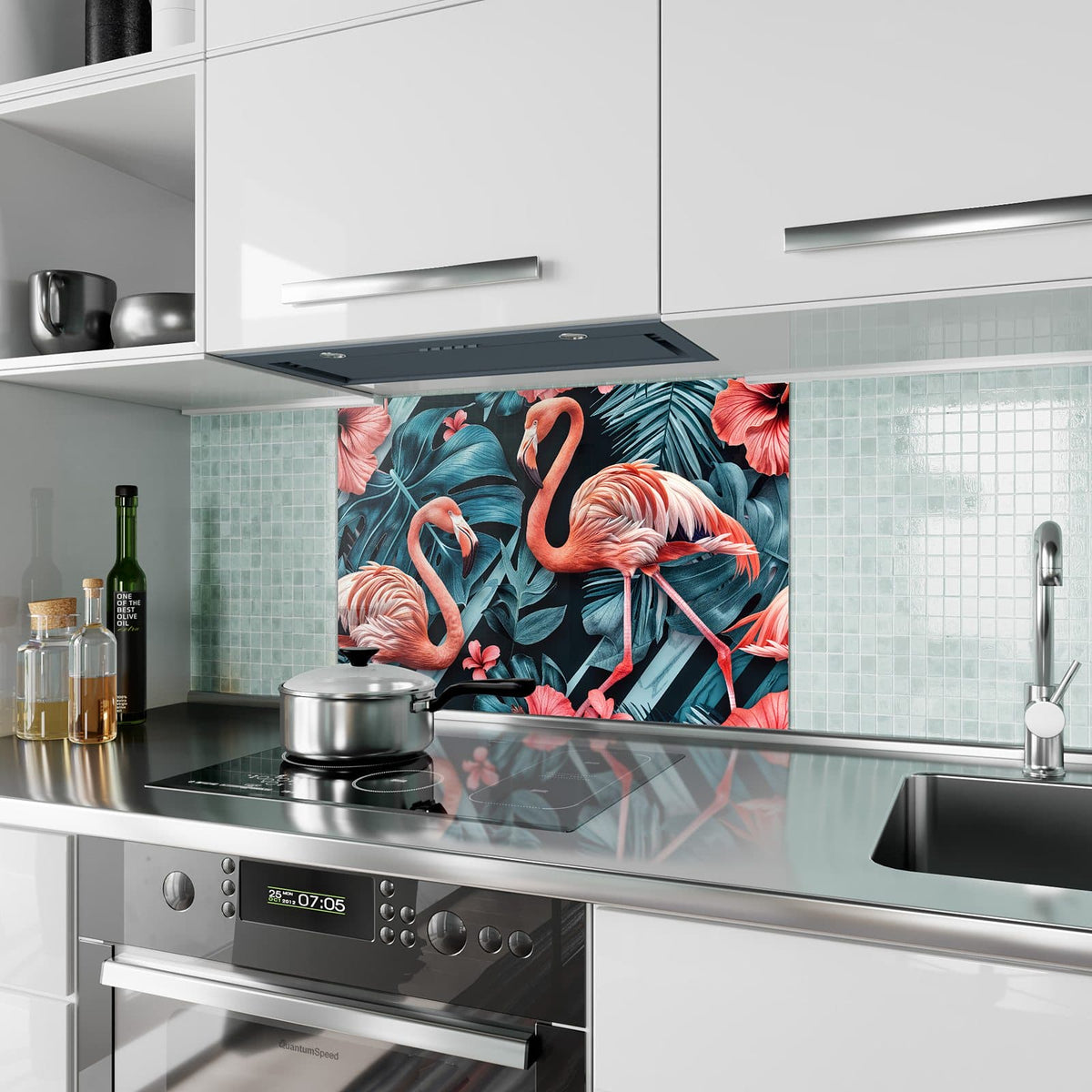 Küchenrückwand aus Glas Flamingo und Hibiskus im Hochformat als Spritzschutz hinter dem Kochfeld, über dem Fliesenspiegel montiert