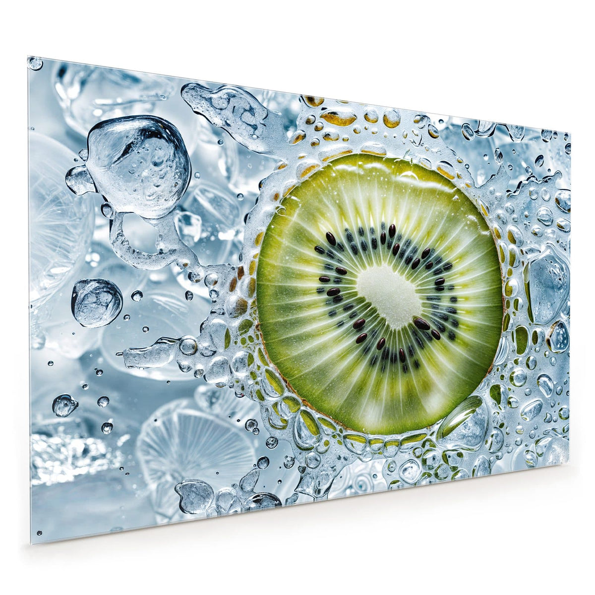 Küchenrückwand aus Glas im Hochformat: Kiwischeibe umgeben von unzähligen Wasserblasen und hellblauem Eis