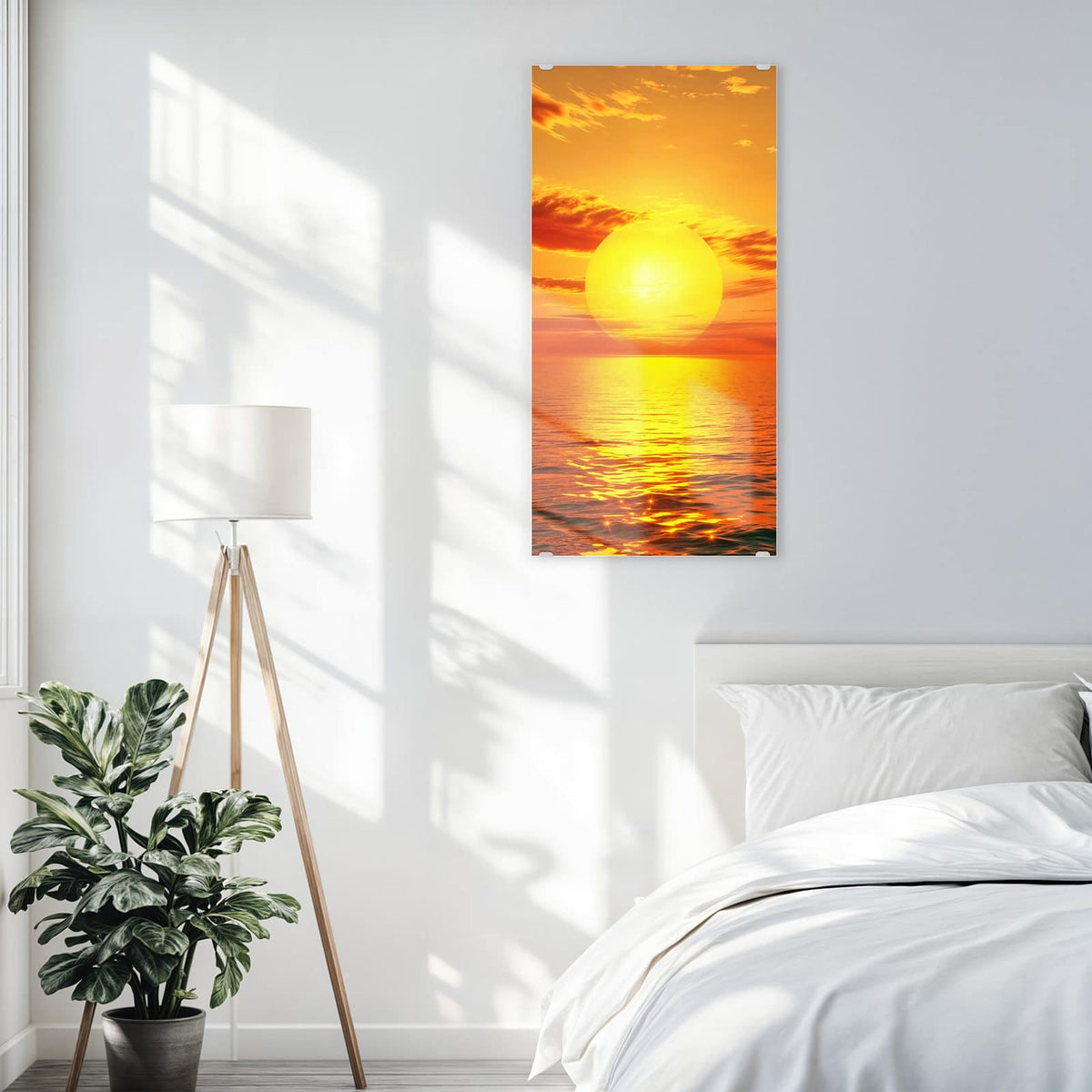 Glasbild Sonnenuntergang am Meer an der Wand – Große orange Sonne dicht über dem Horizont, goldene Lichtbahn auf dem Wasser