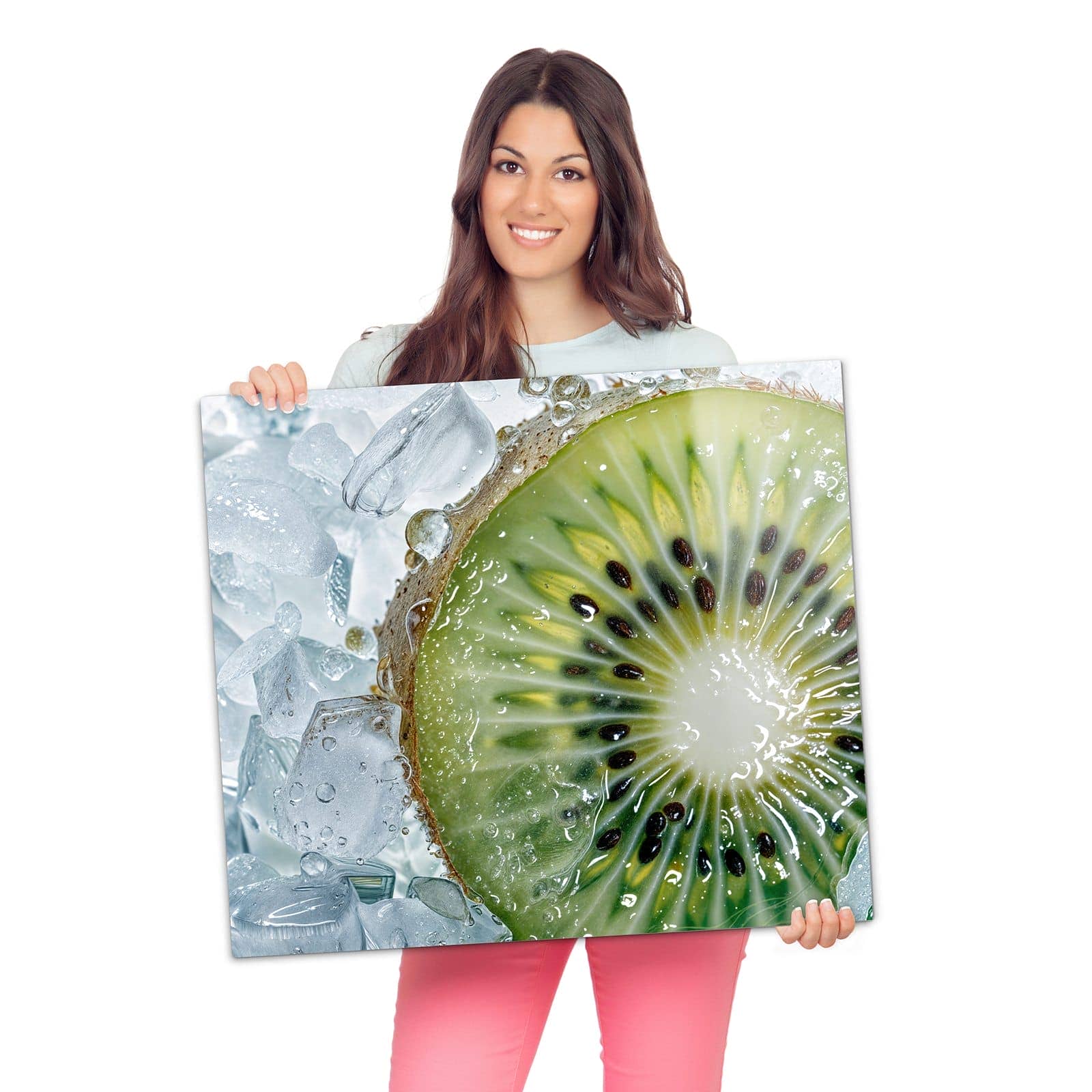 Herdabdeckplatte für Ceranfeld mit Kiwi im Eis-Motiv wird zur Größendarstellung gehalten