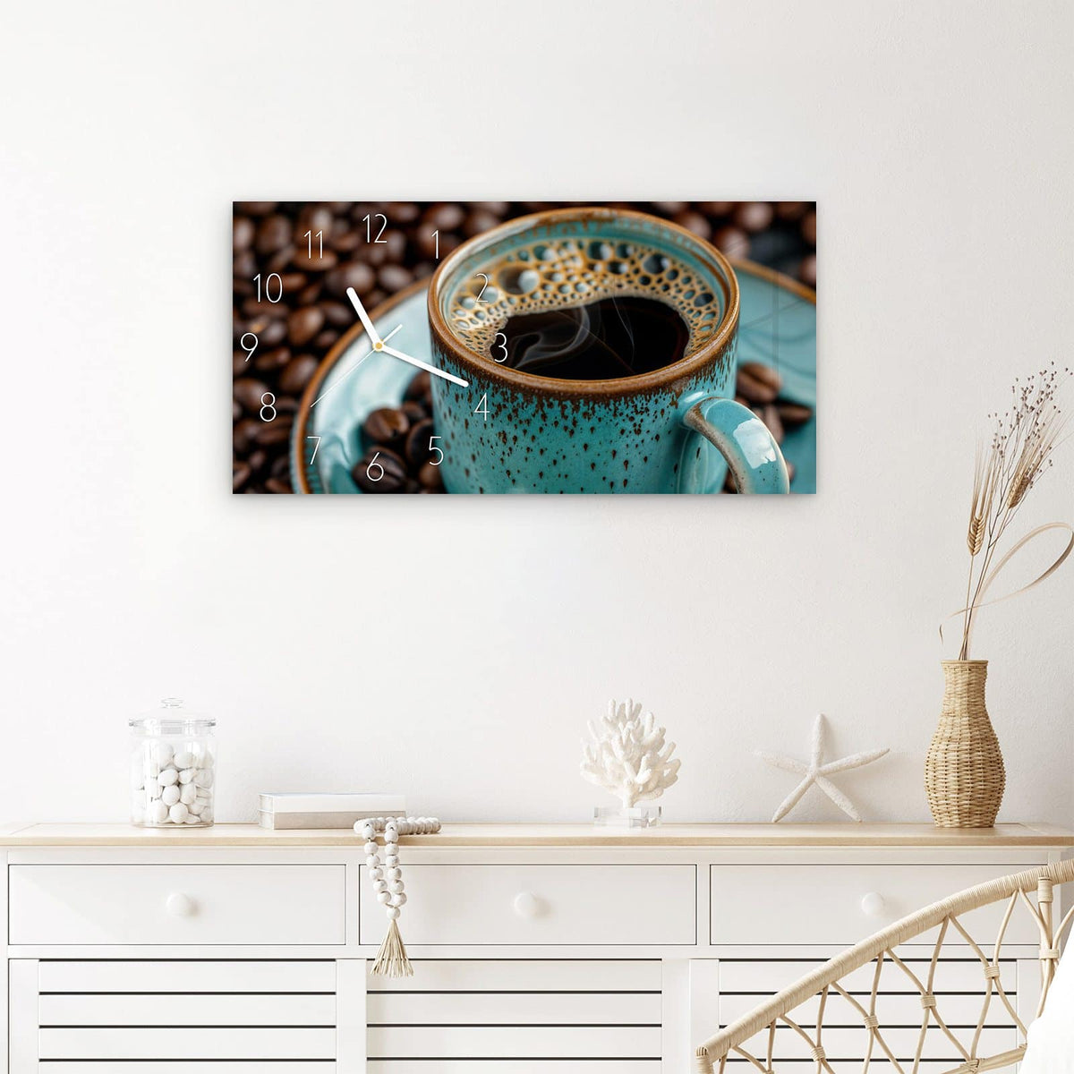 Wanduhr Kaffee mit Tasse aus Glas – Querformat 60 × 30 cm – Türkise Tasse mit Kaffeebohnen