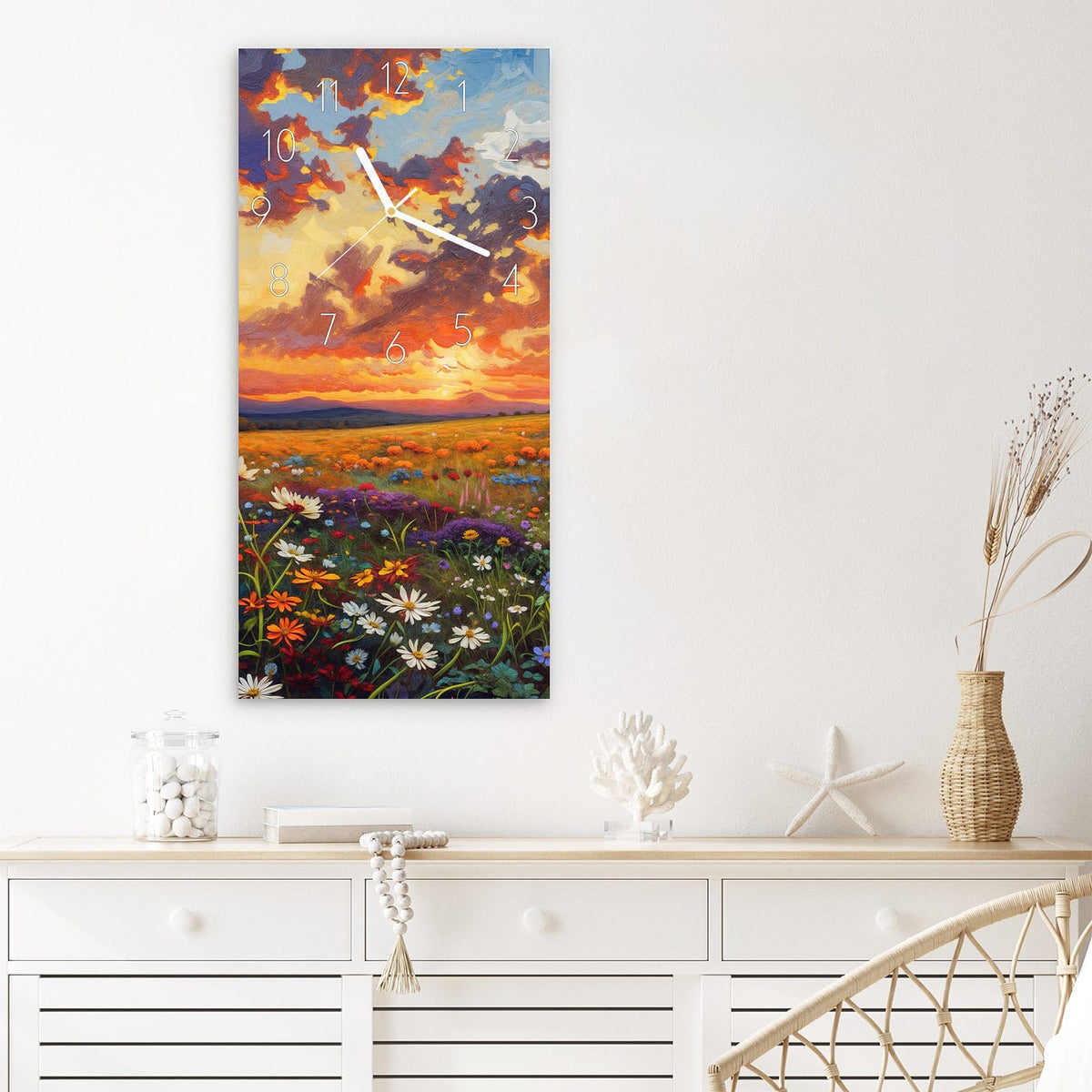 Wanduhr Blumenwiese Sonnenuntergang aus Glas – Blumenwiese unter Abendhimmel