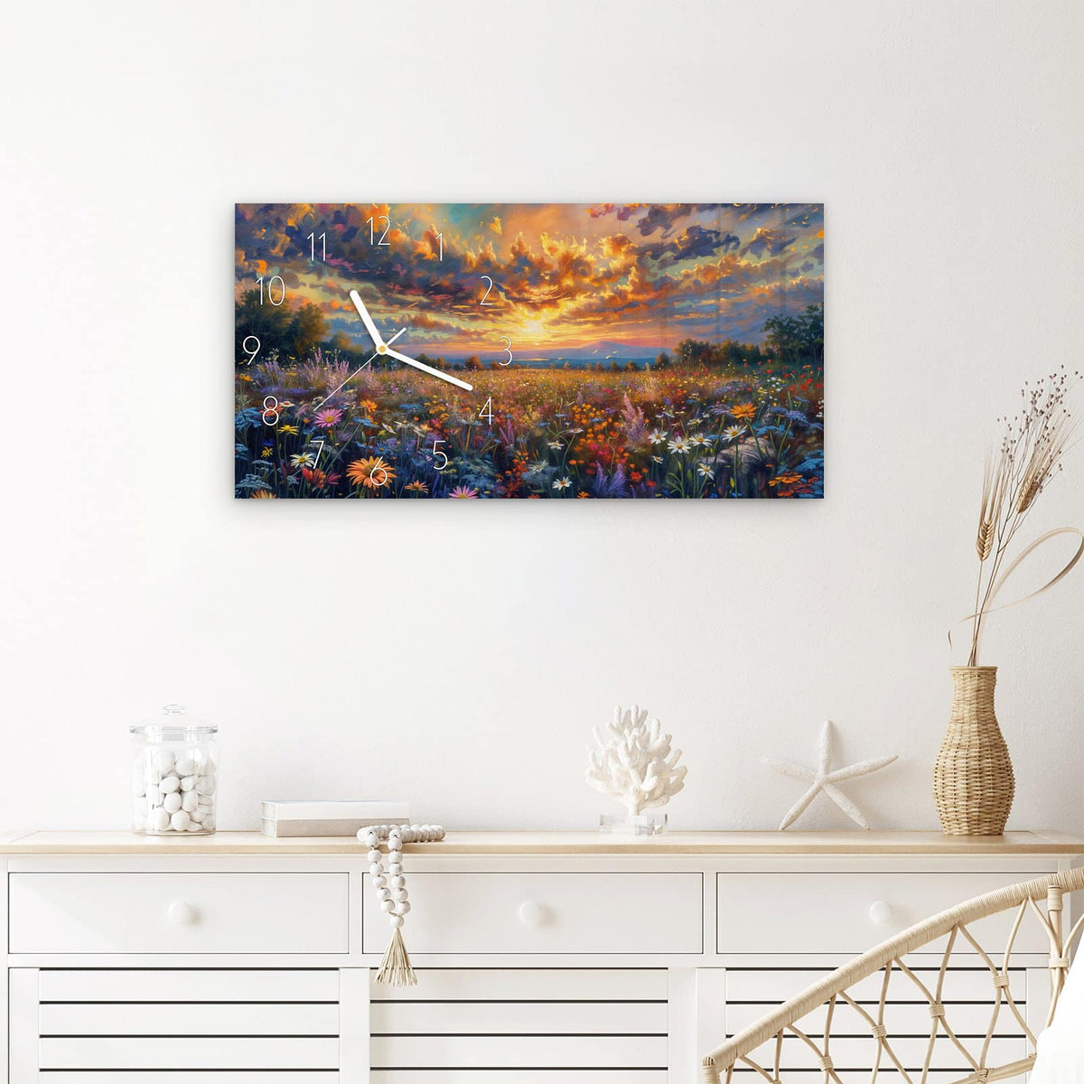 Wanduhr Wildblumenwiese Abendrot aus Glas – Querformat 60 × 30 cm – Gemalte Wildblumen im Abendrot