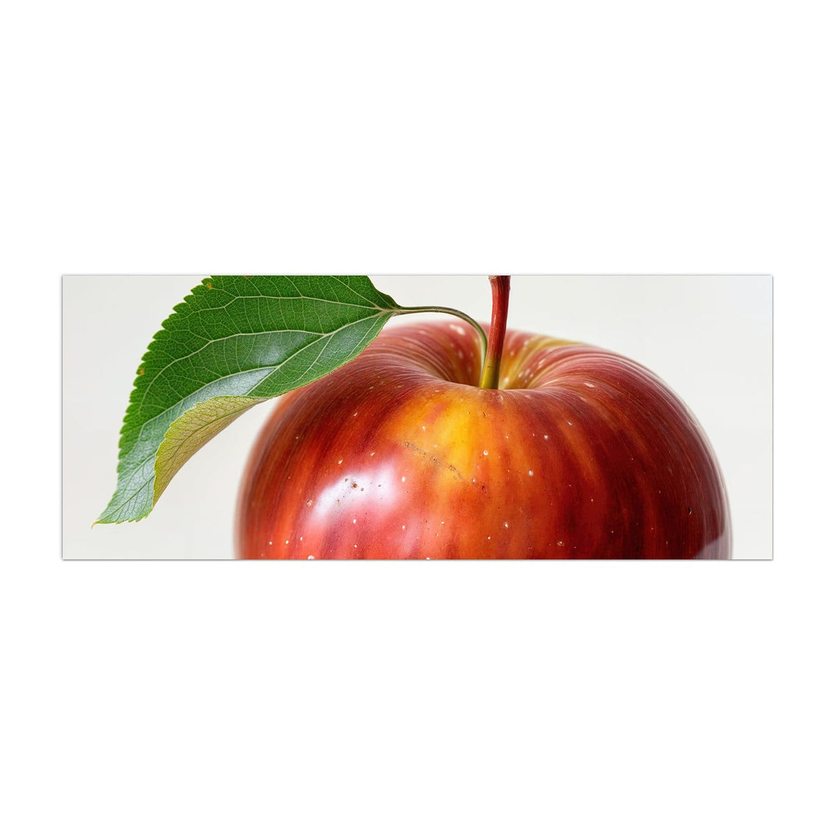 Küchenrückwand aus Glas Roter Apfel mit Blatt im Hochformat, Motiv bildfüllend von vorn