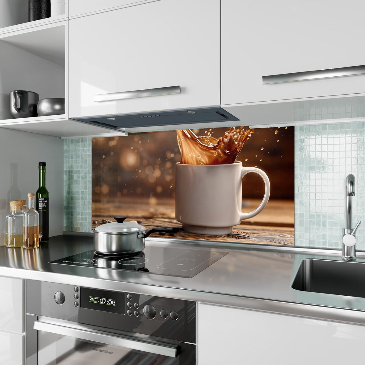 Küchenrückwand aus Glas Goldene Kaffeewelle im Hochformat als Spritzschutz hinter dem Kochfeld, über dem Fliesenspiegel montiert