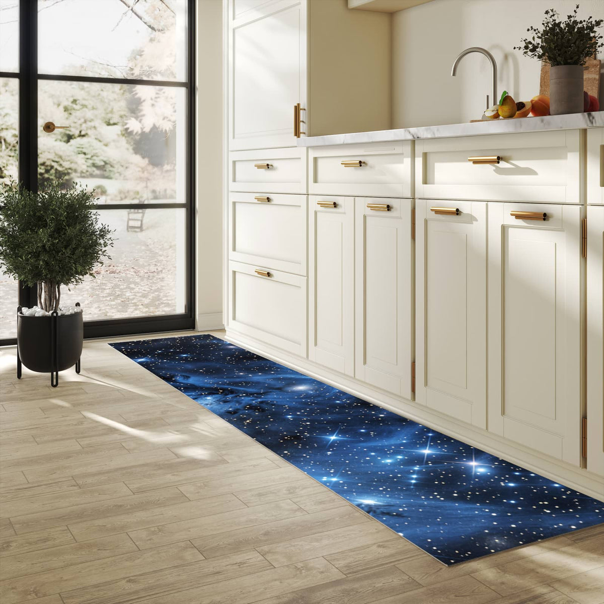Bodenschonender waschbarer Küchenteppich mit Motiv Sanfte Sternenhinmel in heller Küche