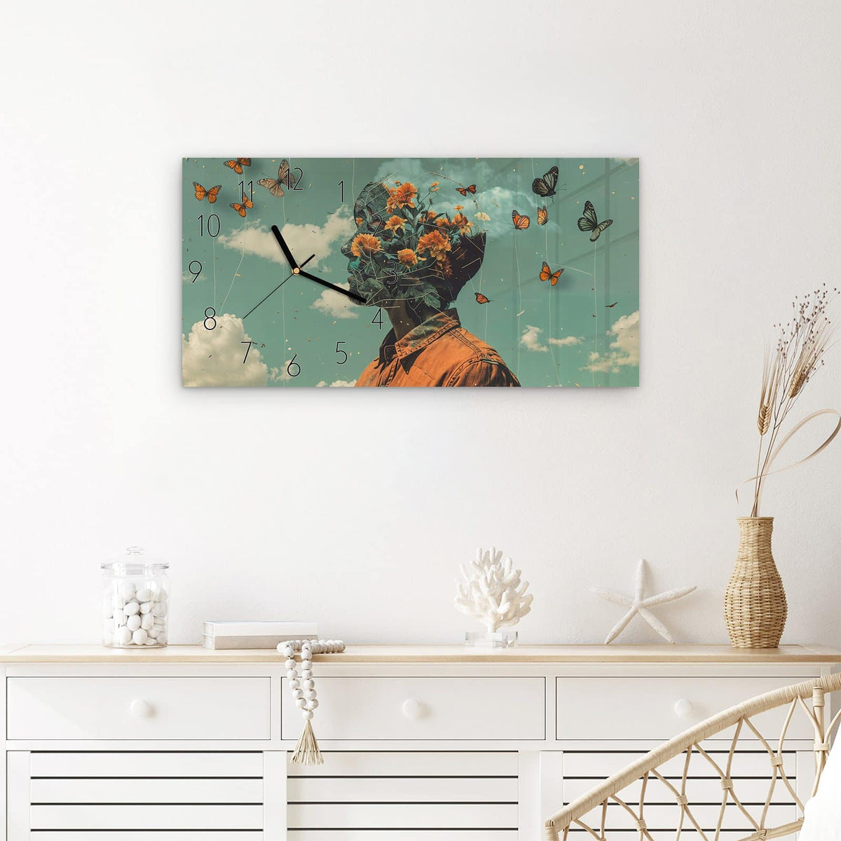 Wanduhr Natur Vision aus Glas – Querformat 60 × 30 cm – Kopf aus Blumen und Schmetterlingen