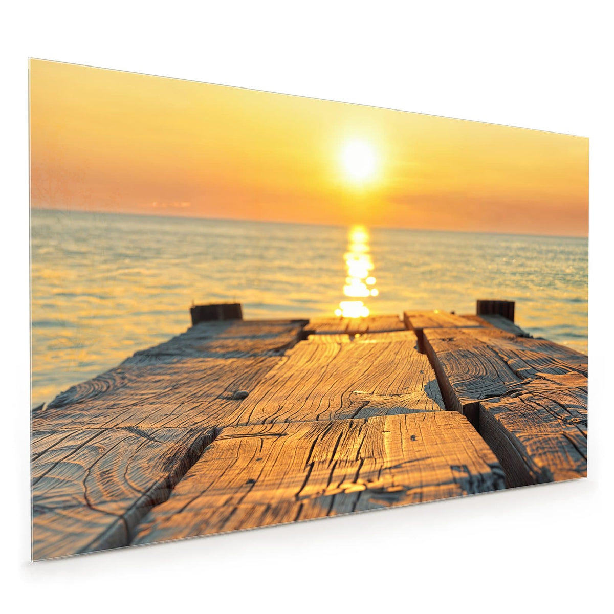 Küchenrückwand aus Glas im Hochformat mit Motiv Holzsteg am Meer: Verwitterte Holzplanken eines Stegs, dahinter Sonnenuntergang über dem Meer