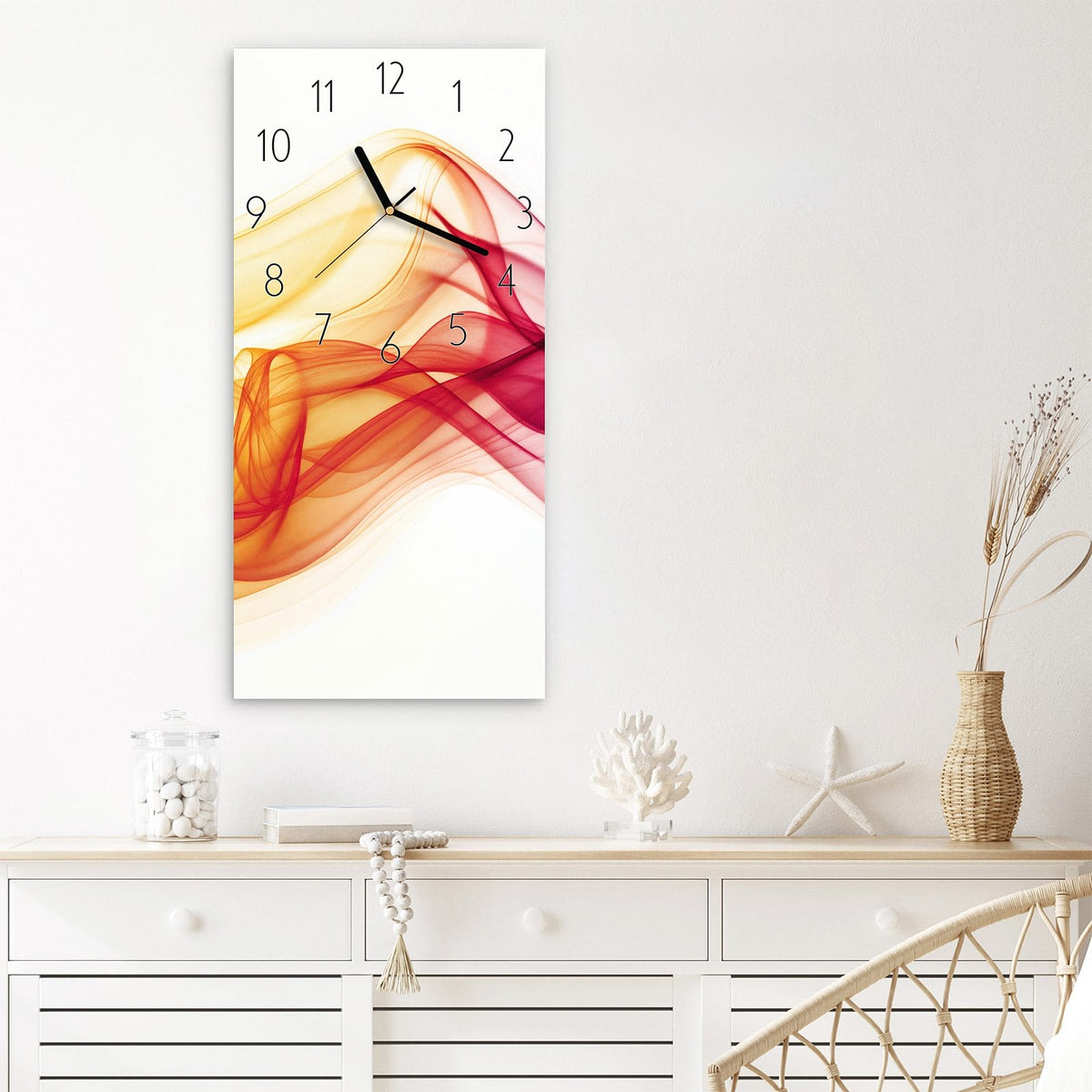 Wanduhr Sanfte Farbwellen aus Glas – Halbtransparente Wellen auf Weiß