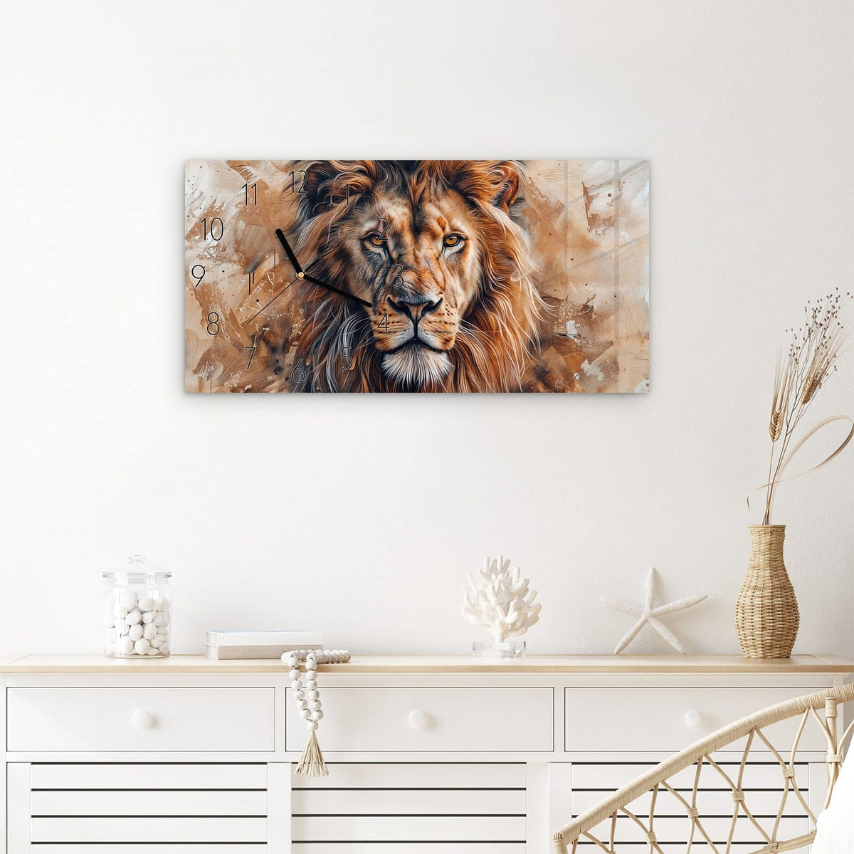 Wanduhr Löwe Porträt aus Glas – Querformat 60 × 30 cm – Majestätischer Löwenkopf in Erdtönen