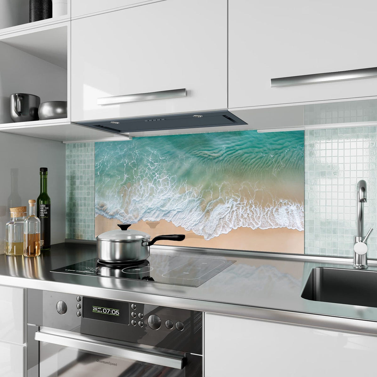 Küchenrückwand aus Glas Brandung aus der Luft im Hochformat als Spritzschutz hinter dem Kochfeld, über dem Fliesenspiegel montiert