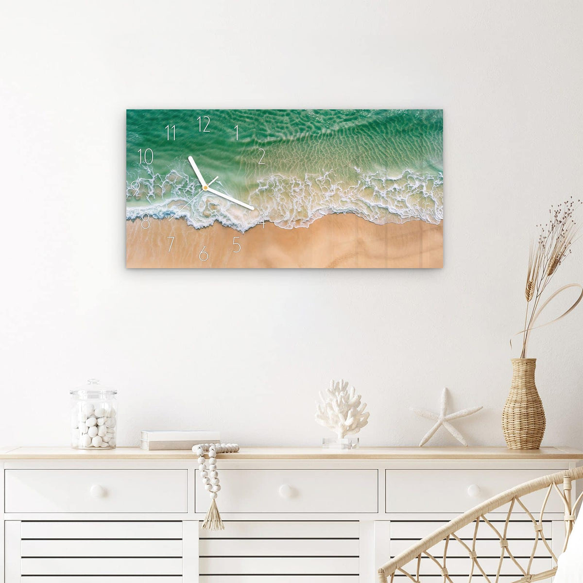 Wanduhr Warme Meereswellen aus Glas – Querformat 60 × 30 cm – Türkises Wasser auf goldenem Sand