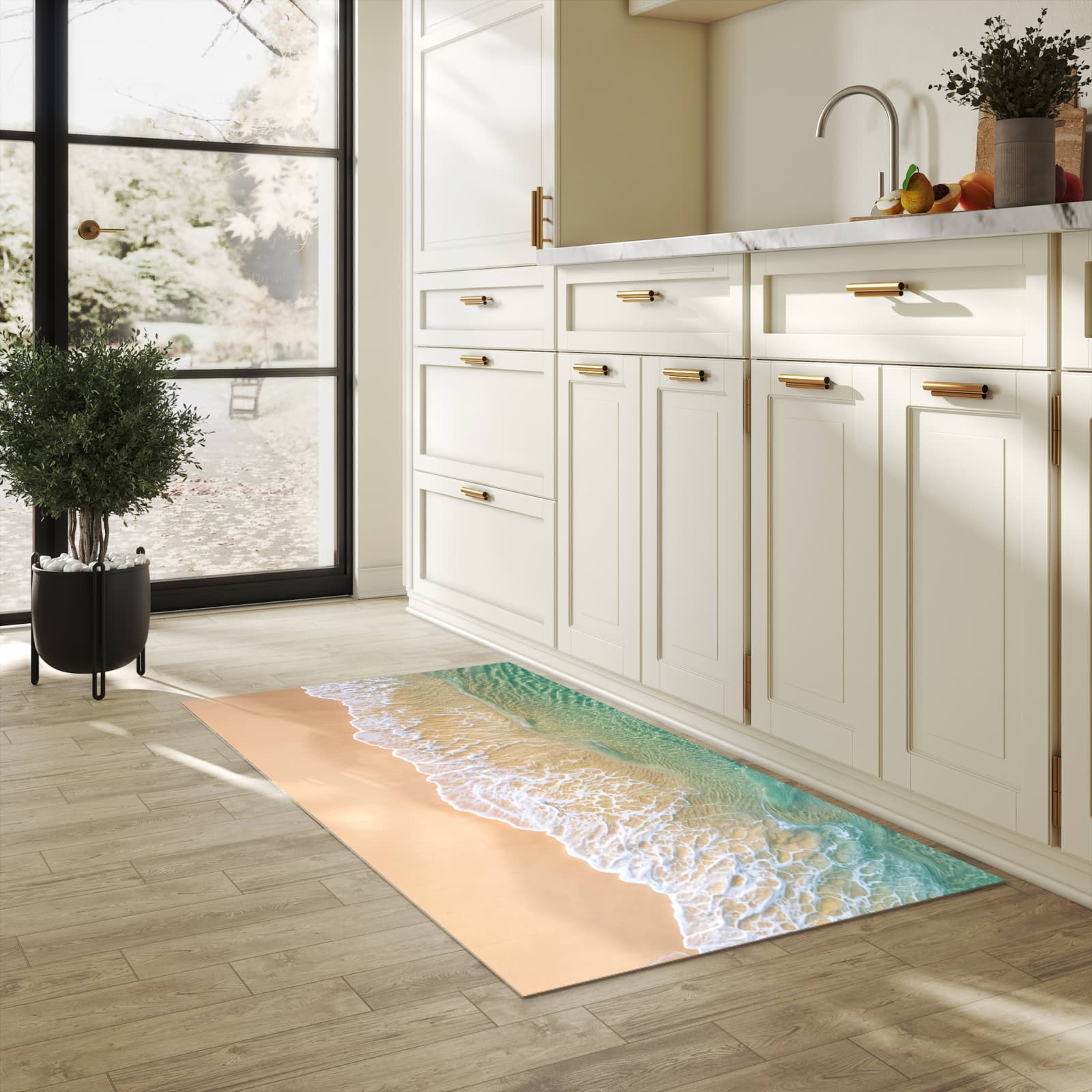Komfortabler abwaschbarer Küchenteppich mit Motiv Strandwellen in heller Küche