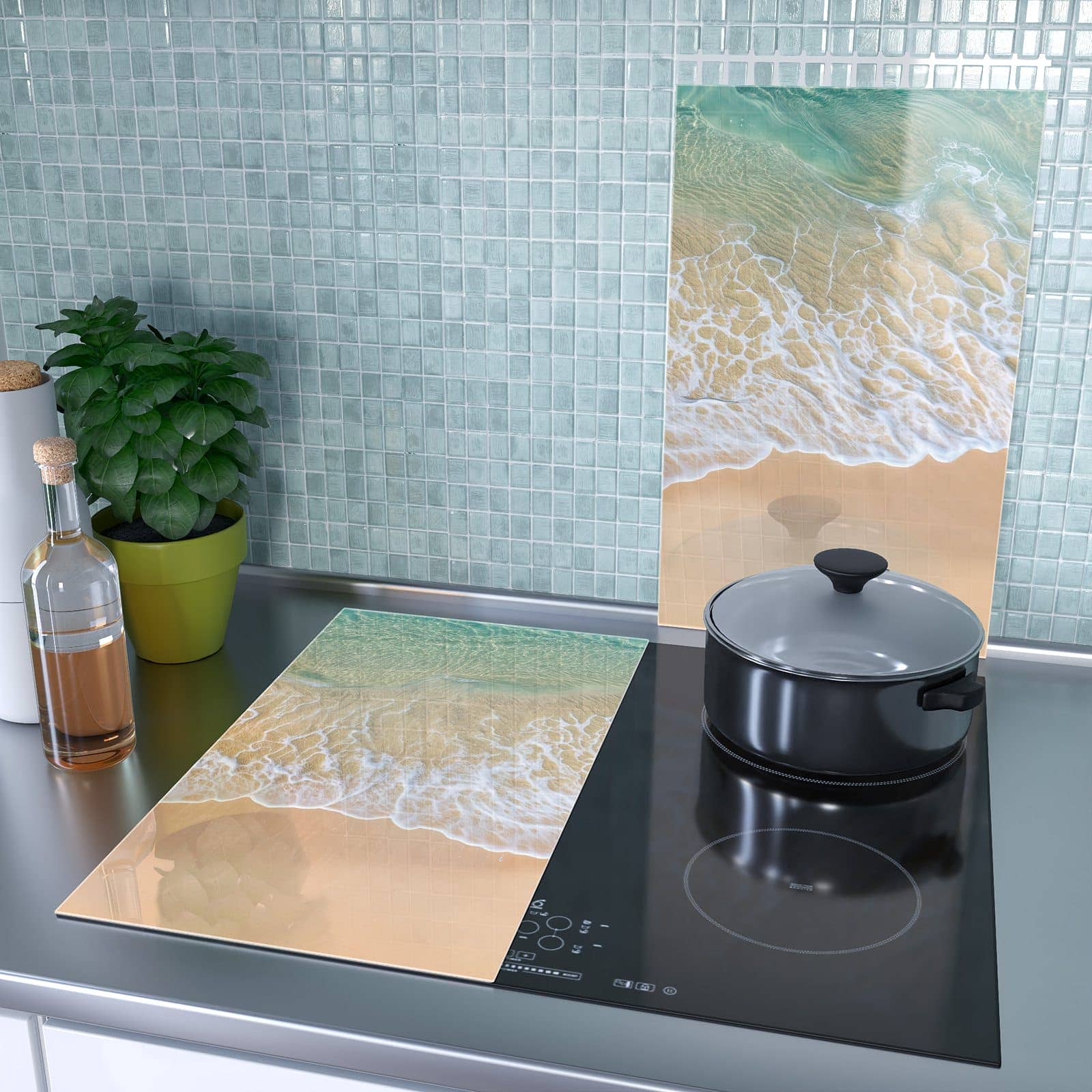 2-teilige Kochfeldabdeckung mit Strandwellen-Motiv als Spritzschutz hinter dem Kochfeld