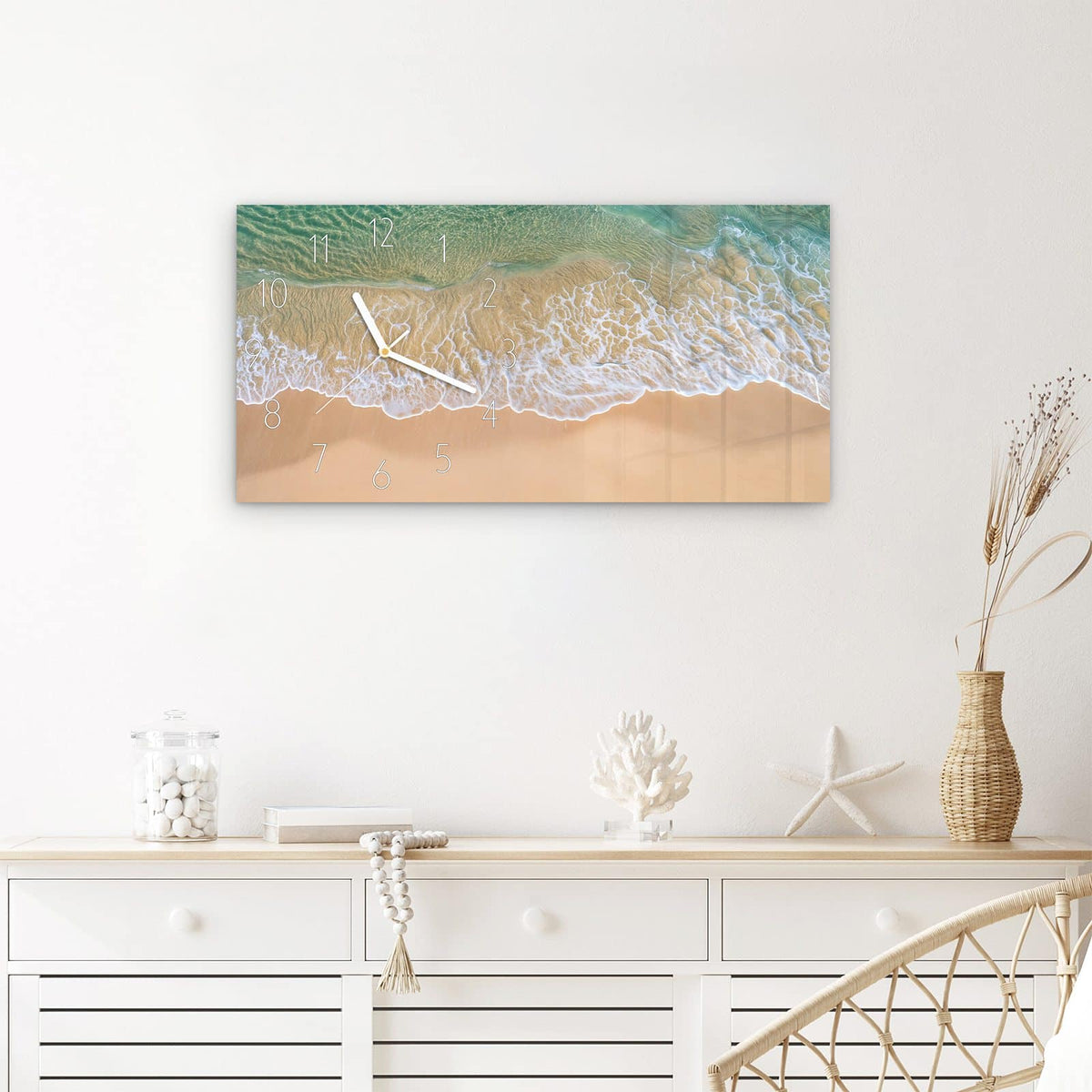 Wanduhr Strandwellen aus Glas – Querformat 60 × 30 cm – Gischtmuster zwischen Meer und Sand