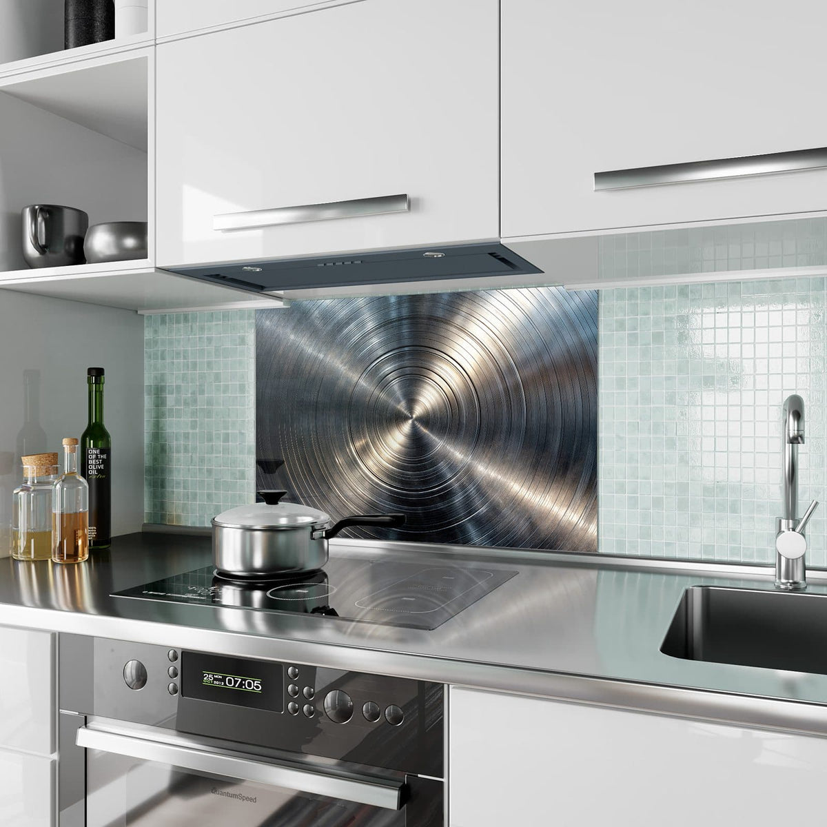 Küchenrückwand aus Glas Konzentrische Kreise im Hochformat als Spritzschutz hinter dem Kochfeld, über dem Fliesenspiegel montiert
