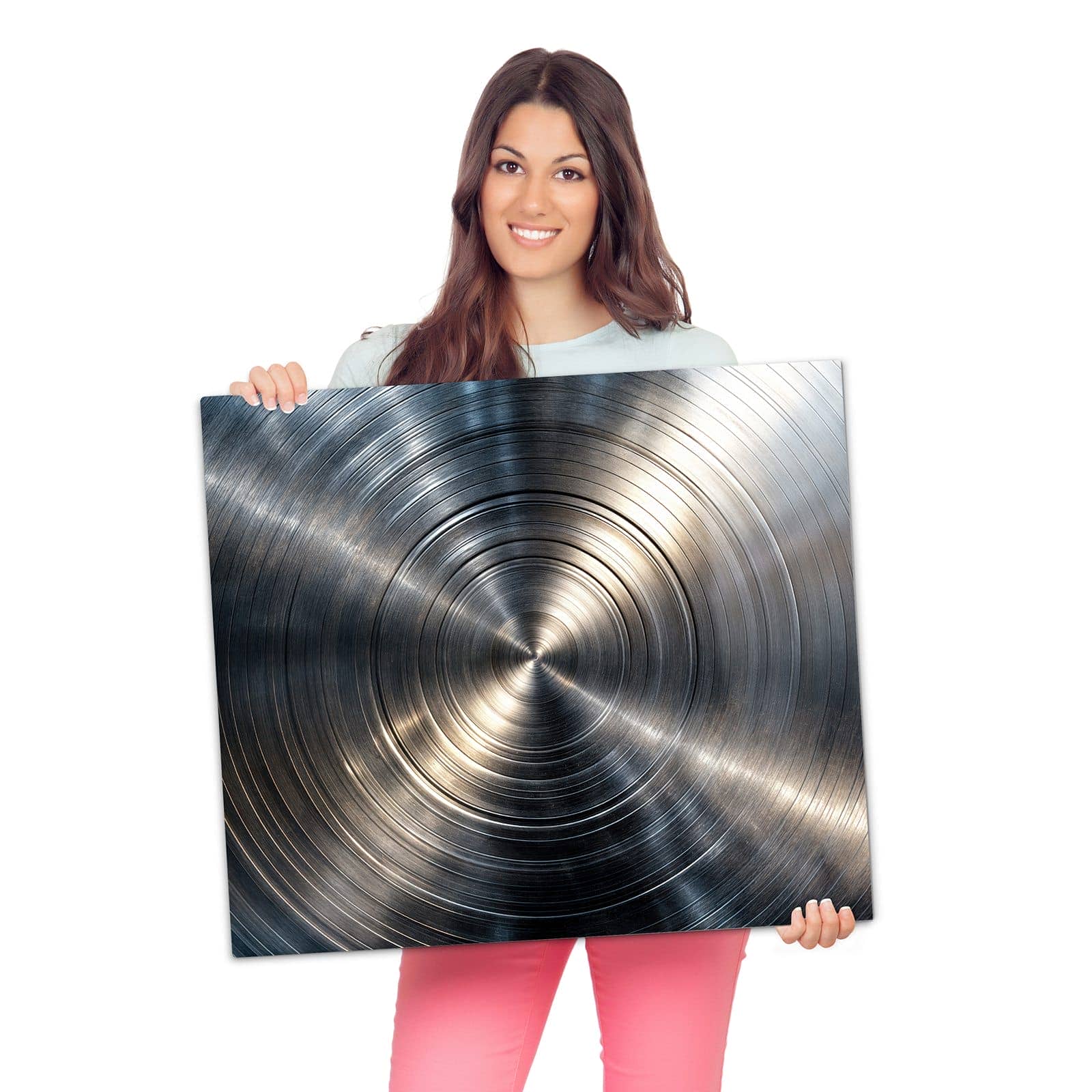 Abdeckplatten für Ceranfeld mit Metallkreise-Motiv wird zur Größendarstellung gehalten