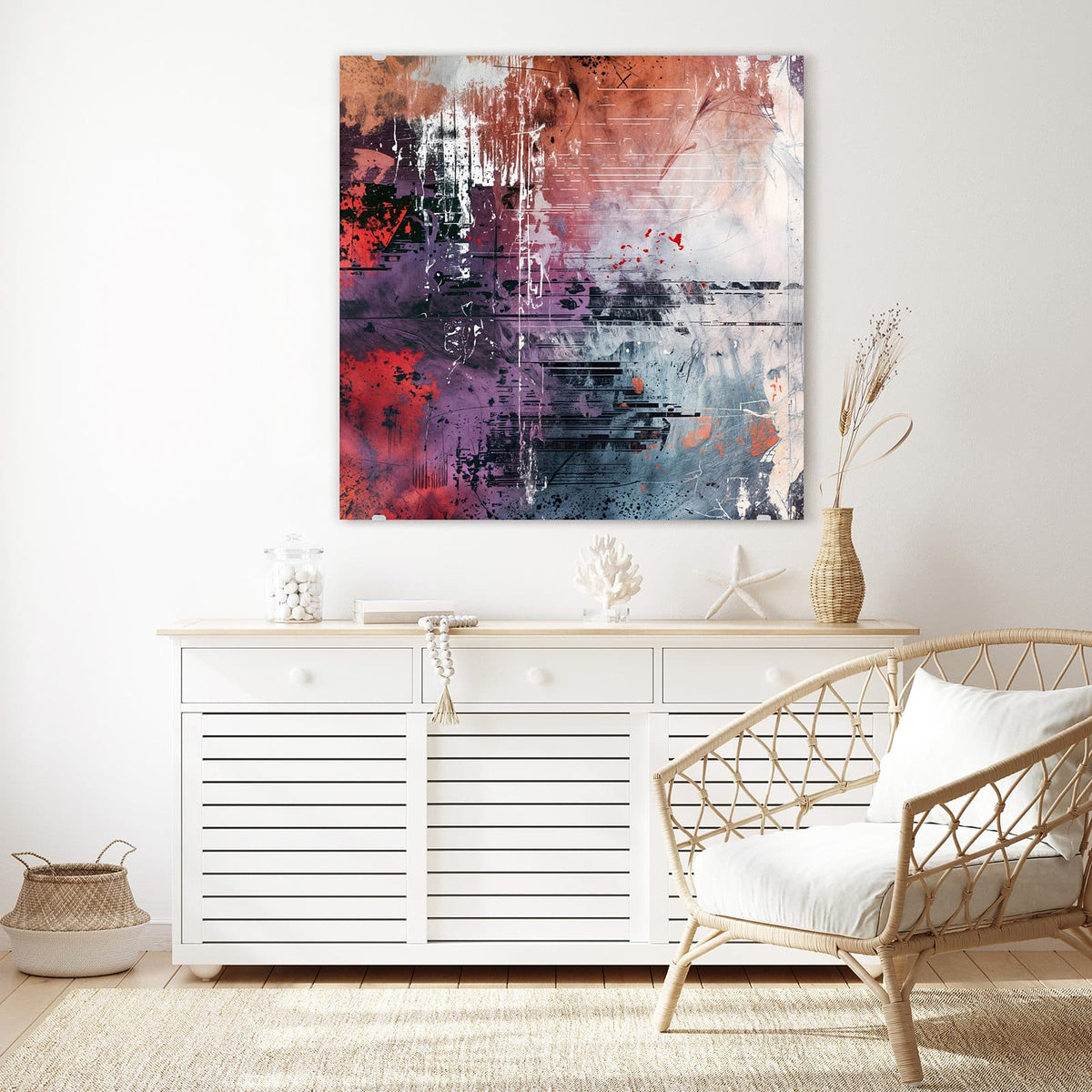 Glasbild Farbschlieren in Lila an der Wand – Verwischte waagerechte Farbschlieren in Lila, Rot und Grau mit Kratzern