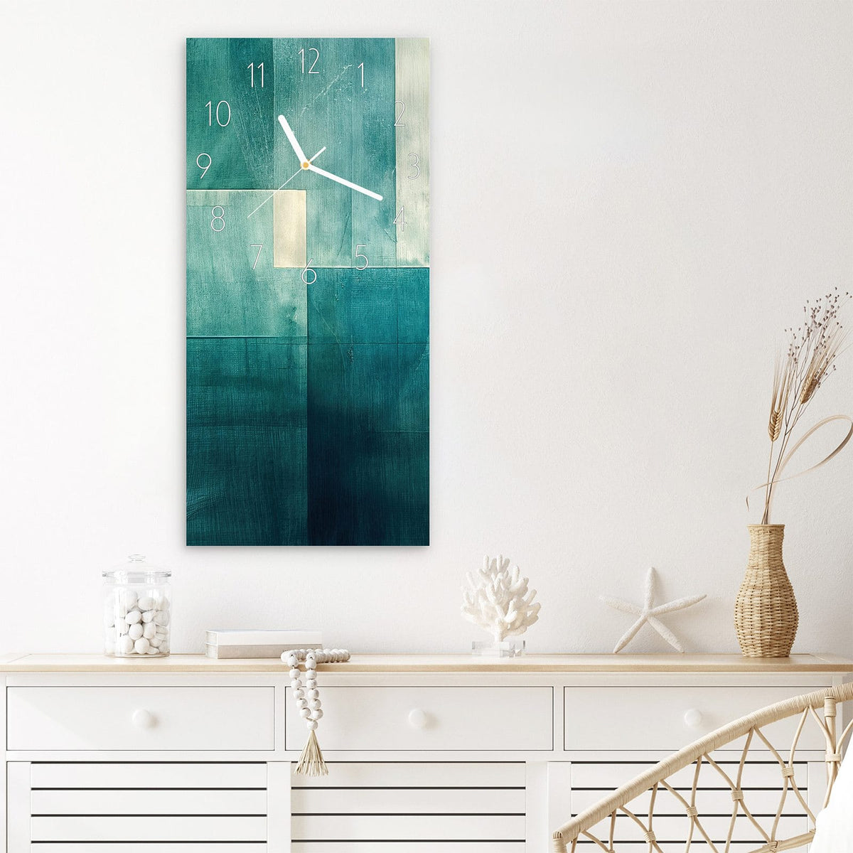Wanduhr Türkise Rechtecke aus Glas – Hochformat 30 × 60 cm – Überlappende Flächen in Türkis