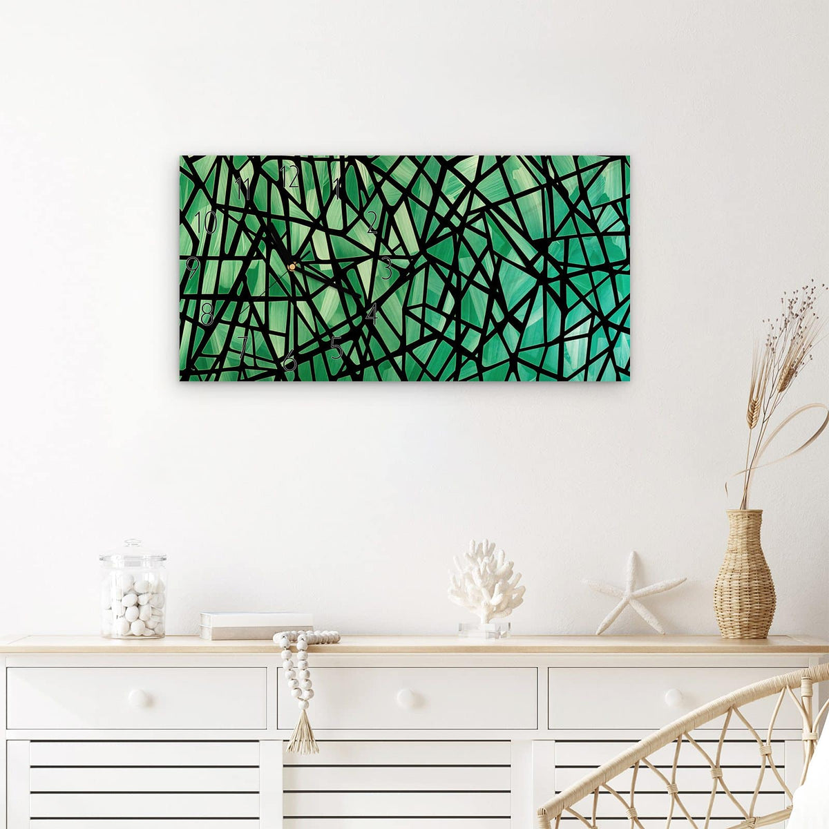 Wanduhr Geometrisches Glasmuster aus Glas – Querformat 60 × 30 cm – Smaragdgrünes Mosaik mit schwarzen Linien