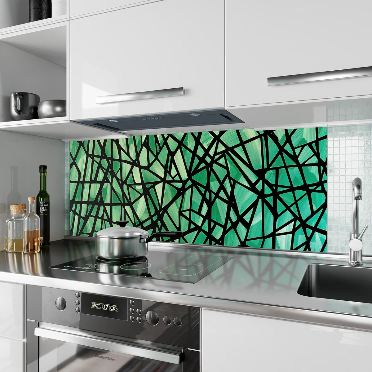 Küchenrückwand aus Glas Glasmosaik in Grün im Hochformat als Spritzschutz hinter dem Kochfeld, über dem Fliesenspiegel montiert