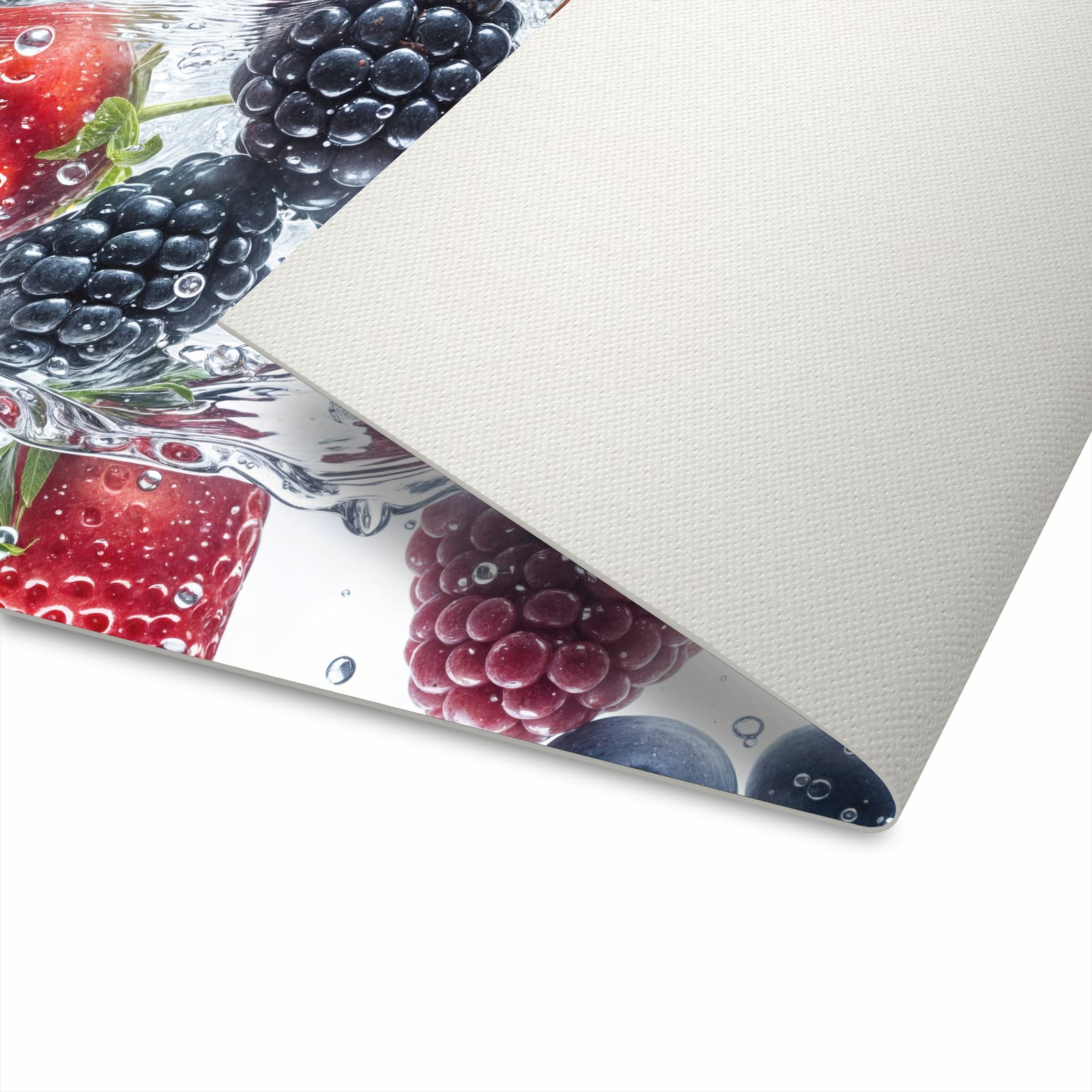 Geräuschdämpfender dünner Teppich mit Motiv Beeren im Wasser auf Unterseite