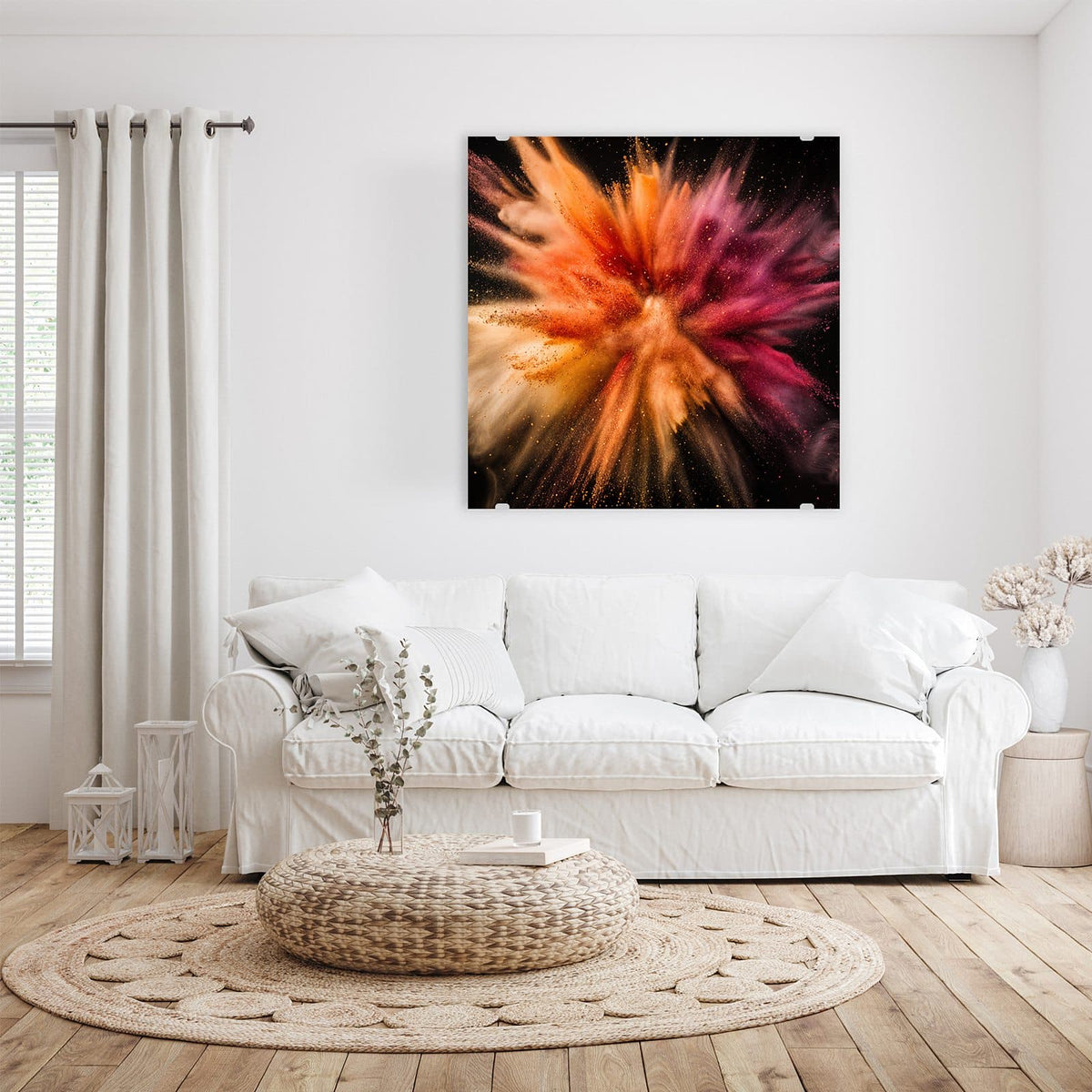 Glasbild Farbpulver auf Schwarz an der Wand – Explodierendes Farbpulver in Orange, Beere und Creme vor schwarzem Grund