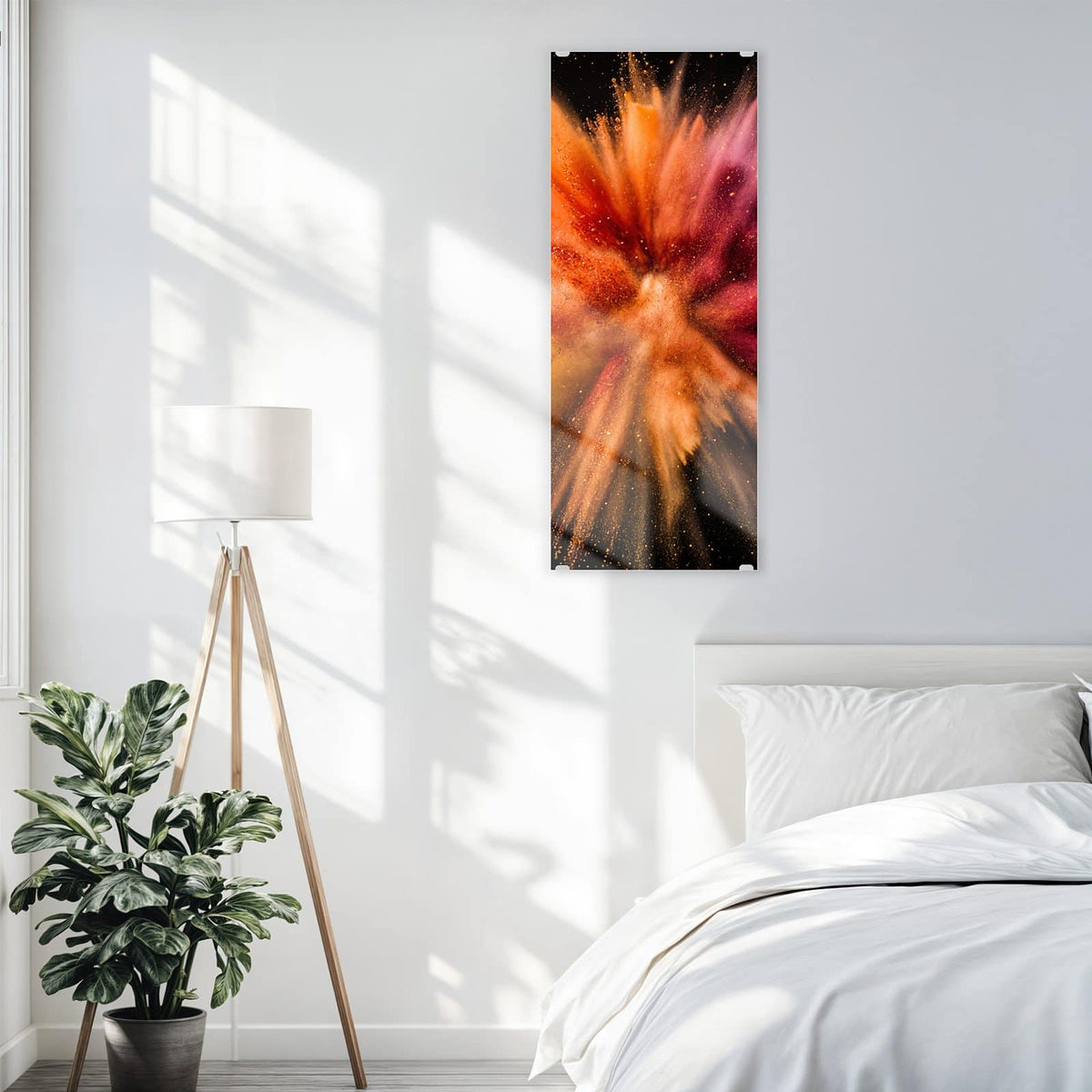 Glasbild Farbpulver auf Schwarz an der Wand – Explodierendes Farbpulver in Orange, Beere und Creme vor schwarzem Grund