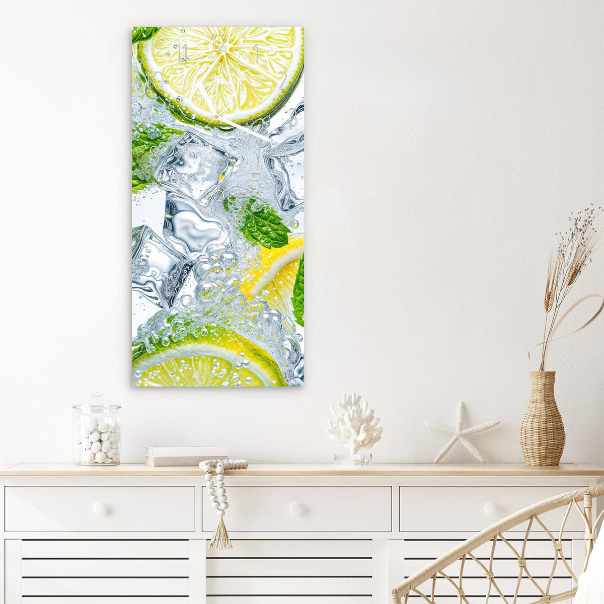 Wanduhr Zitrusfrische aus Glas – Hochformat 30 × 60 cm – Zitronen und Minze im Sprudel
