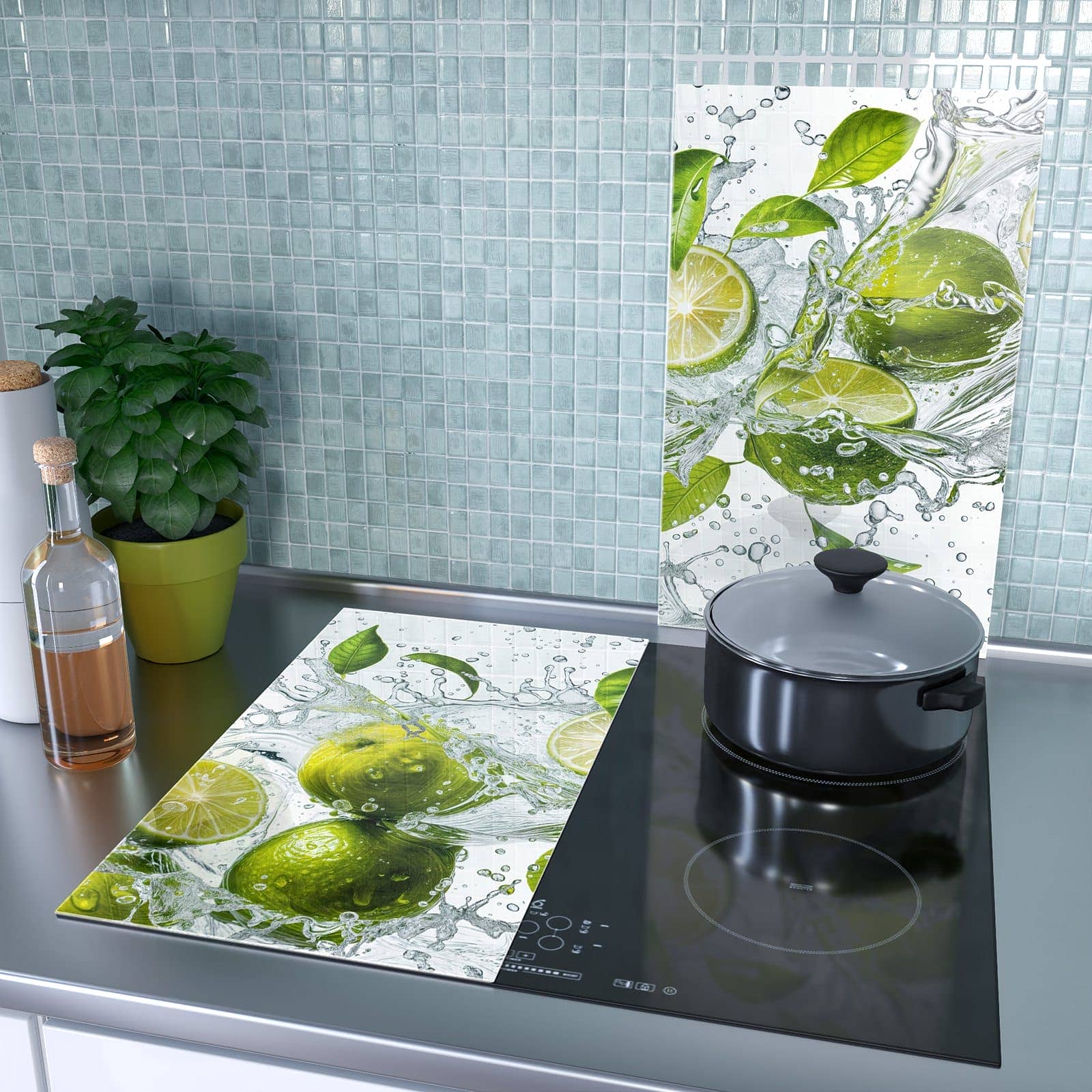 2-teilige Herdabdeckplatte aus Glas mit Zitrusfrucht Spritzer-Motiv als Spritzschutz hinter dem Kochfeld