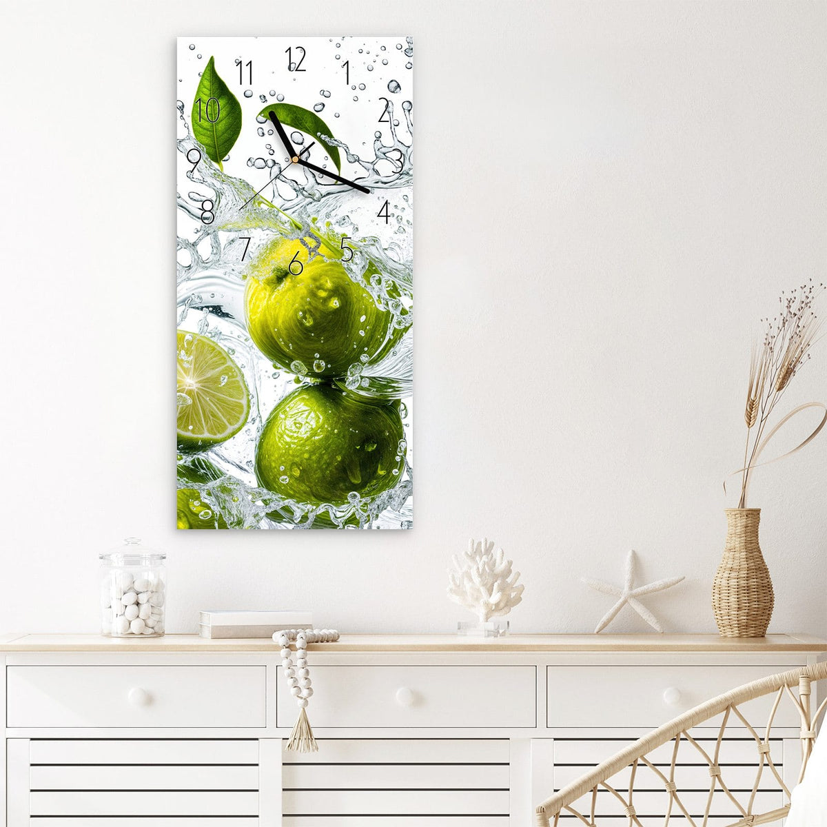 Wanduhr Zitrusfrucht Spritzer aus Glas – Limetten im Wasserspritzer