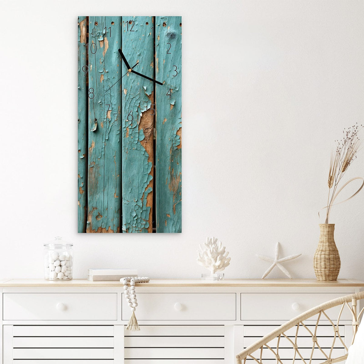 Wanduhr Alte Abblätternde Farbe aus Glas – Hochformat 30 × 60 cm – Türkise Farbe blättert von Holz