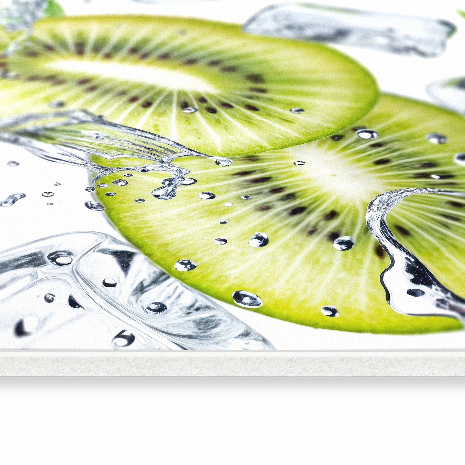 Langlebiger dünner Teppich mit Motiv Kiwi Würfel Eis in seitlicher Ansicht