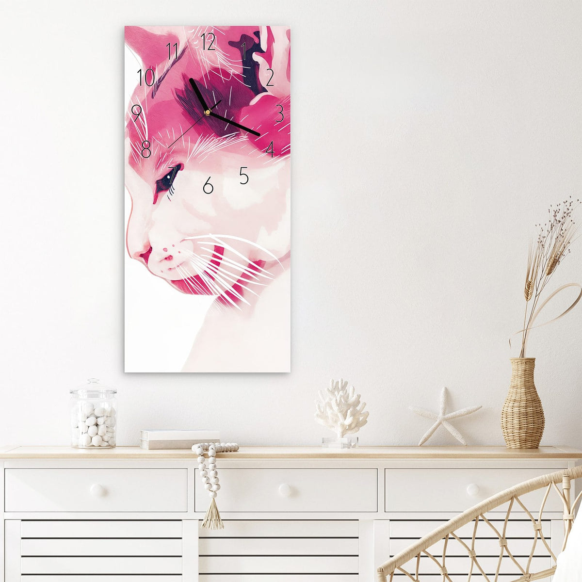 Wanduhr Katzenportrait aus Glas – Aquarellkatze in Rosa und Pink