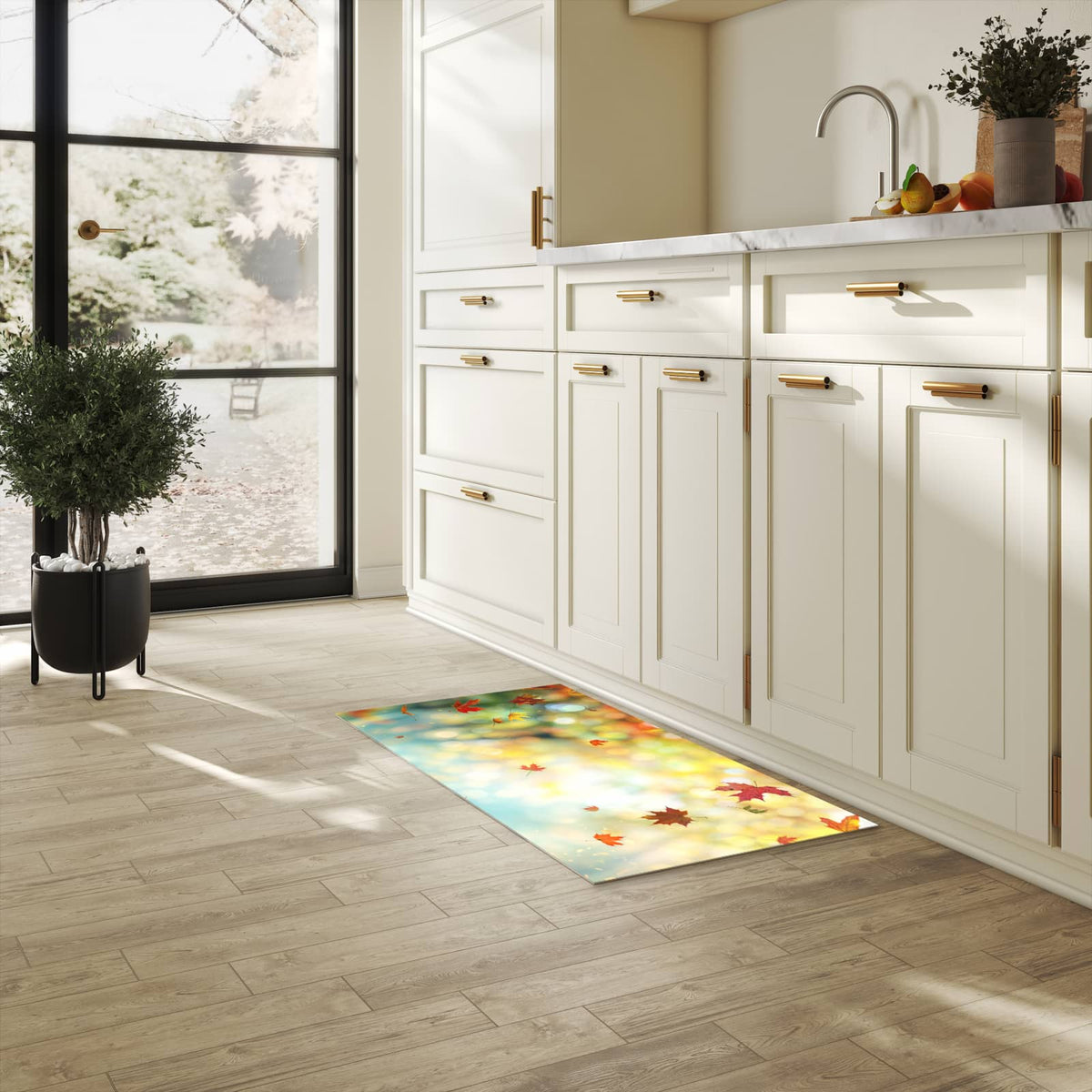 Abriebfester großer Küchenteppich mit Motiv Herbstlaub Wald in heller Küche