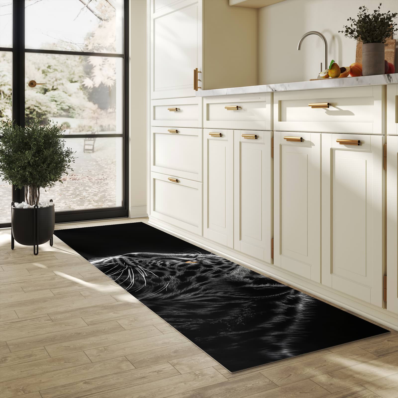 Strapazierfähiger Küchenteppich mit Motiv Leopard Silhouette in heller Küche