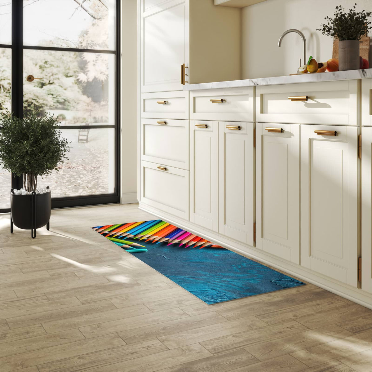 Langlebiger Teppich für Esstisch mit Motiv Buntstifte auf Holz in heller Küche, waschbar