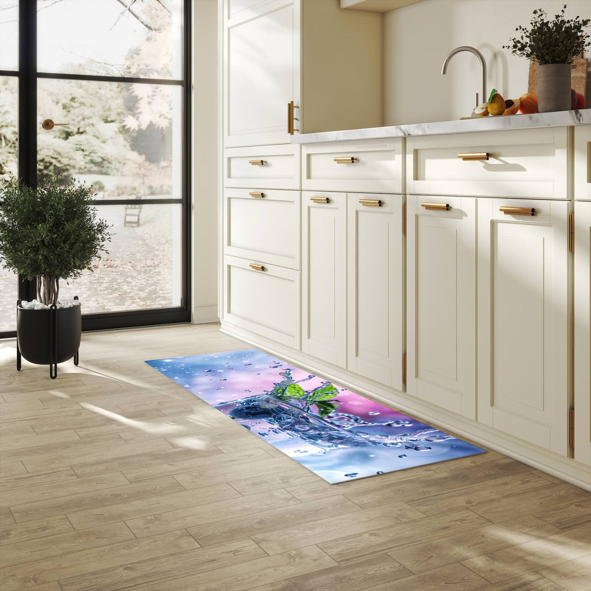Waschbarer Bodenläufer Teppich mit Motiv Erfrischendes Getränk in heller Küche