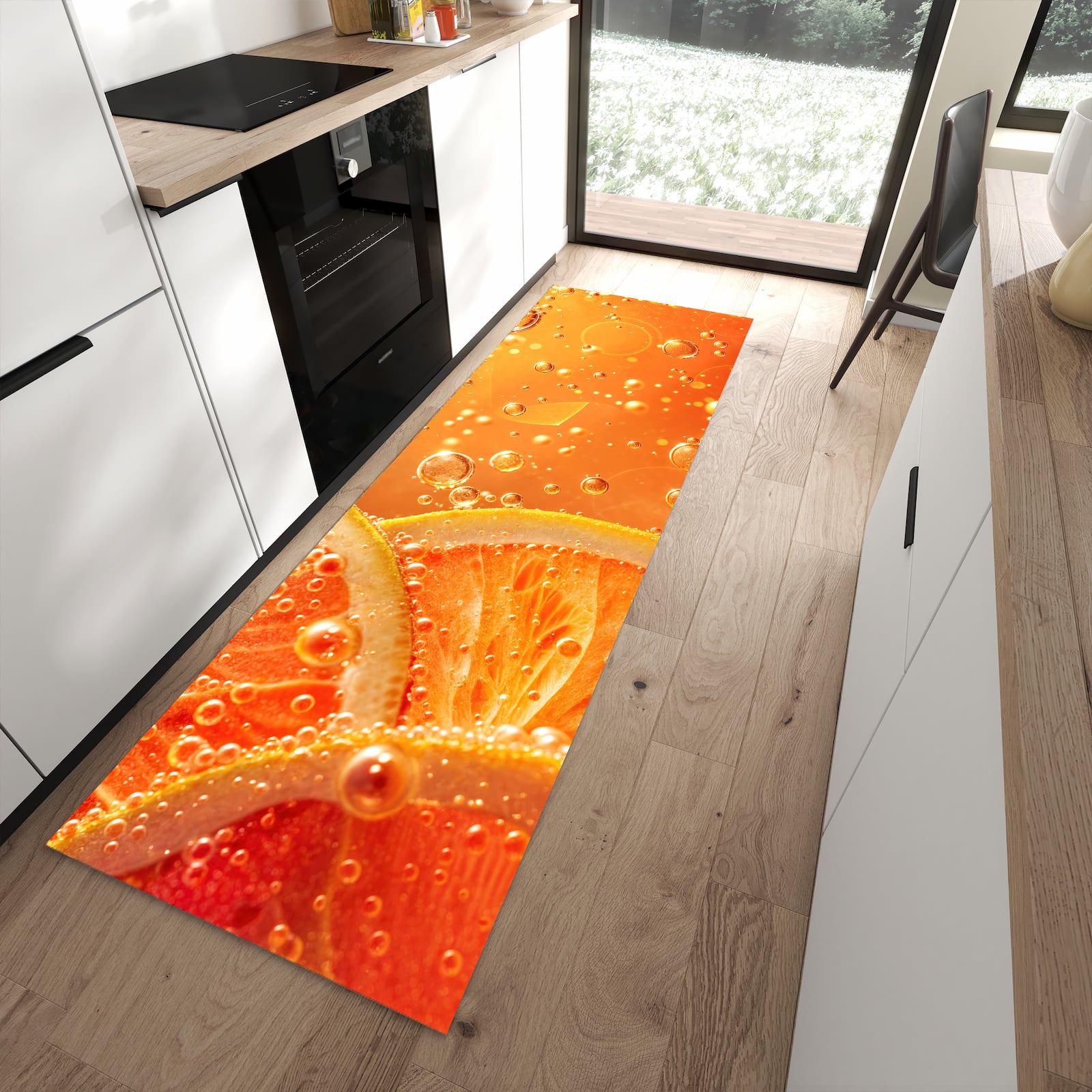 Farbbeständiger dünner Teppich mit Motiv Spritzige Orange in moderner Küche