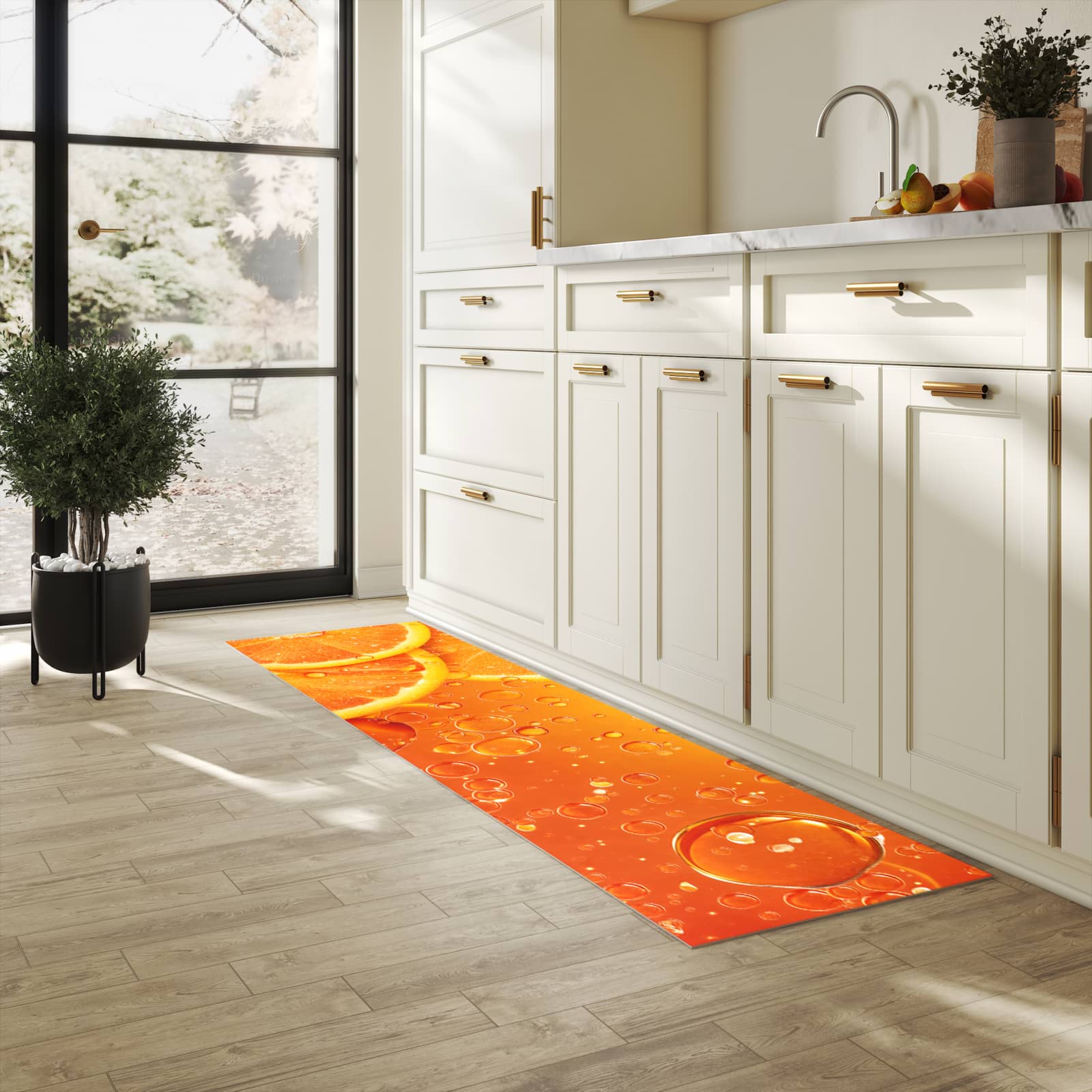 Geruchsneutraler rutschfester Küchenläufer mit Motiv Erfrischende Orange in heller Küche