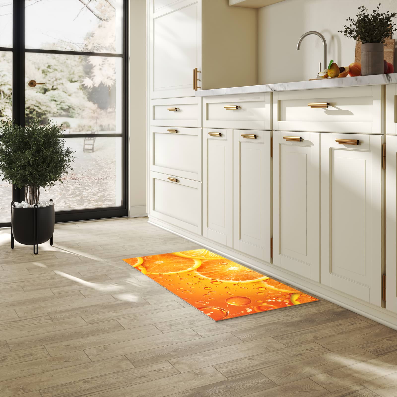 Wasserabweisender Küchenläufer mit Motiv Erfrischende Orange in heller Küche