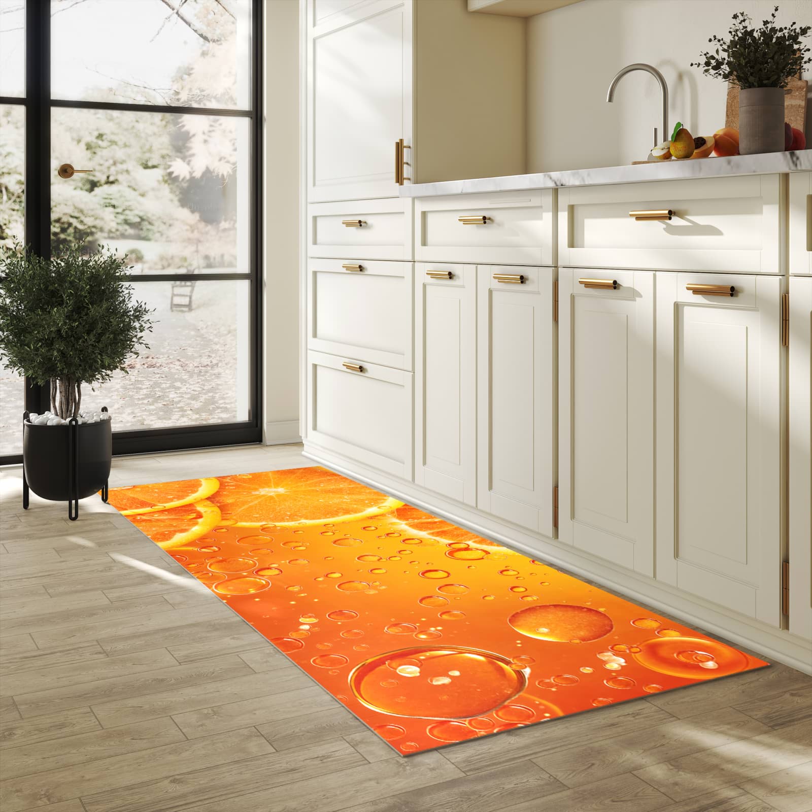Strapazierfähiger Küchenteppich mit Motiv Erfrischende Orange in heller Küche