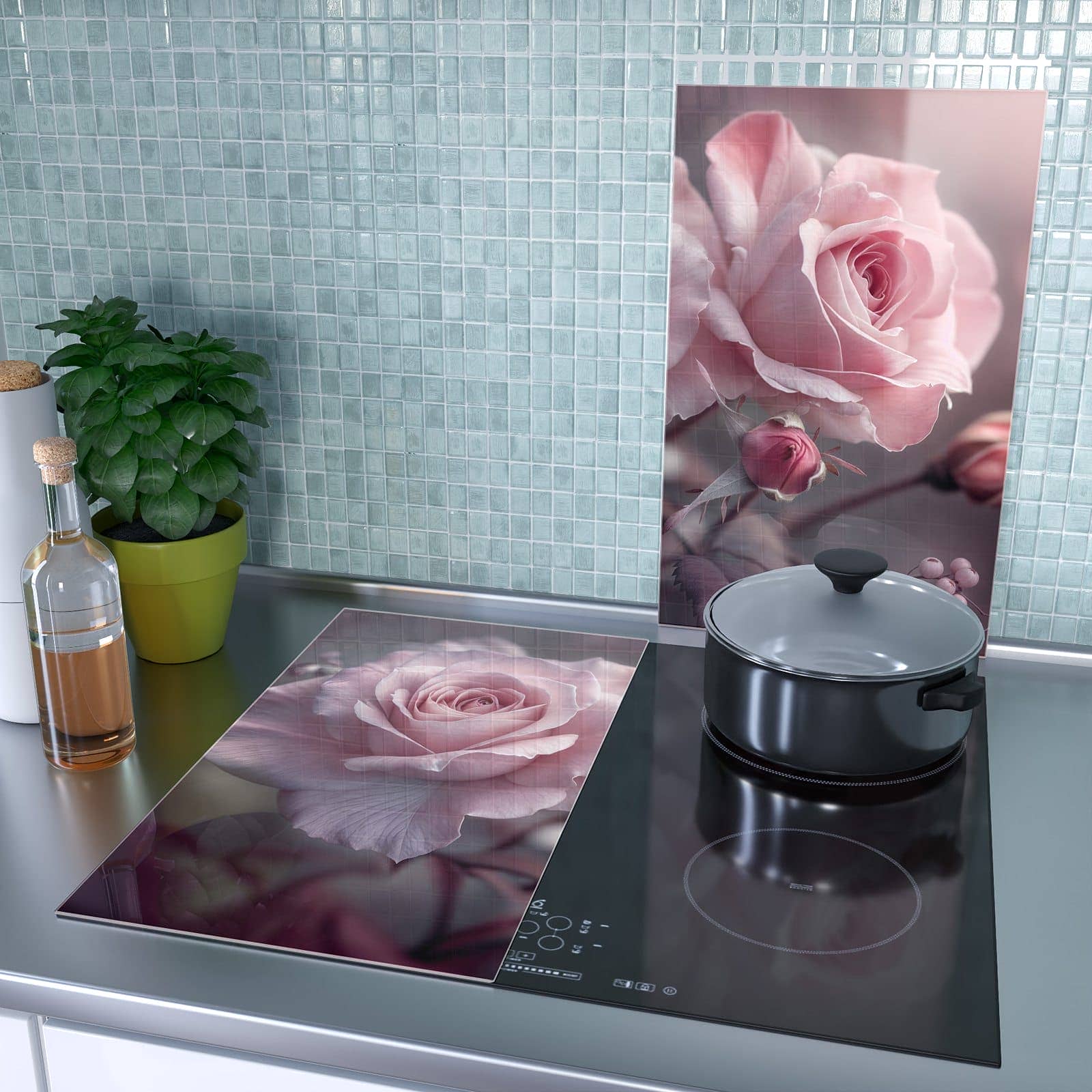 2-teilige Herdabdeckung aus Glas mit Romantische Rosen-Motiv als Spritzschutz hinter dem Kochfeld
