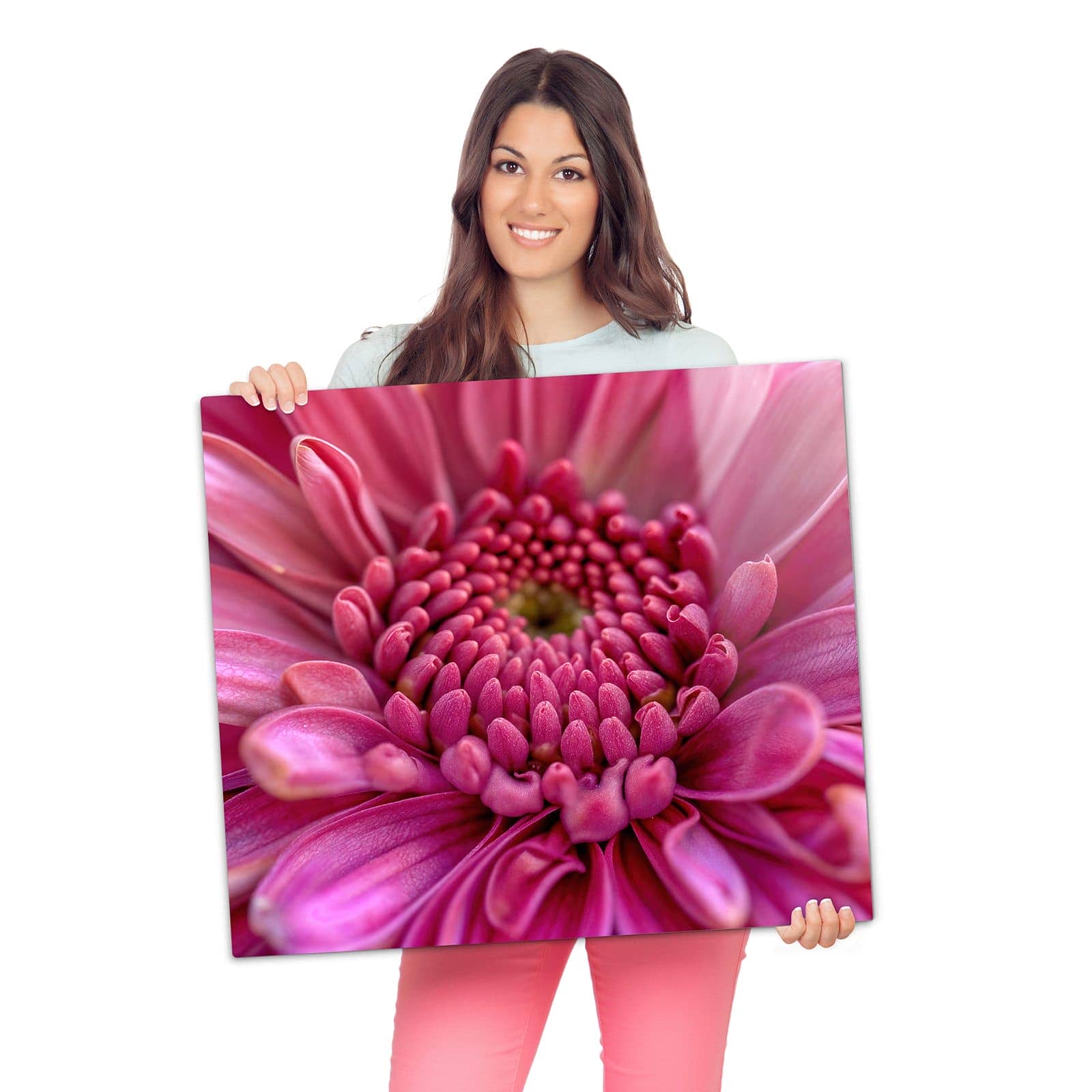 Abdeckplatte für Ceranfeld mit Nahaufnahme Blume-Motiv wird zur Größendarstellung gehalten