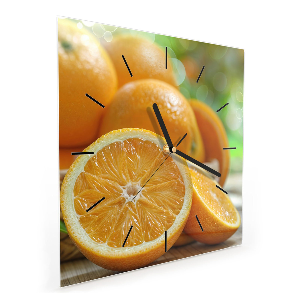 Quadratische Wanduhr aus Glas Orangen auf Holz schräg von der Seite, 4 mm starkes Glas