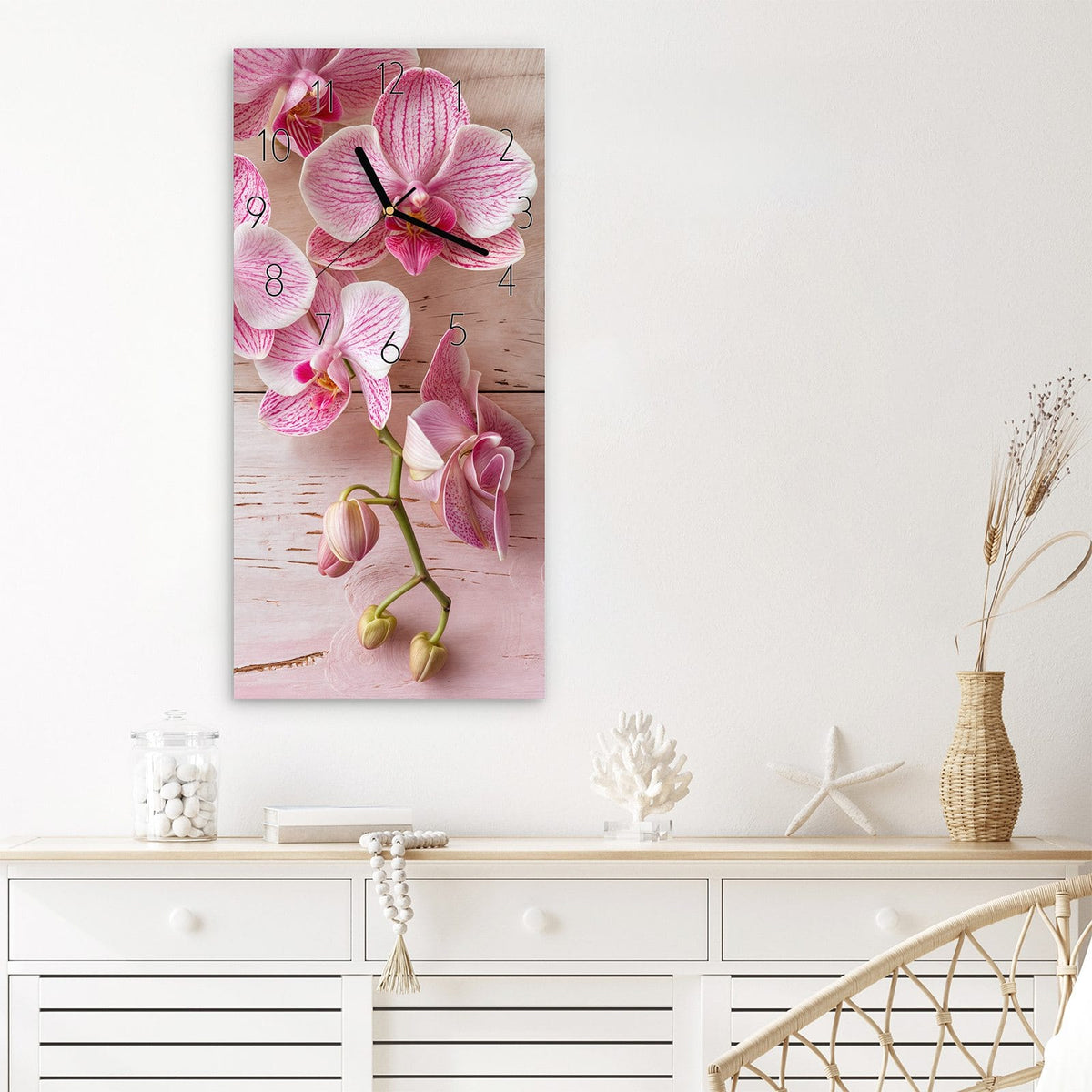 Wanduhr Orchideen_tabletop aus Glas – Rosa Orchideen auf hellem Holz